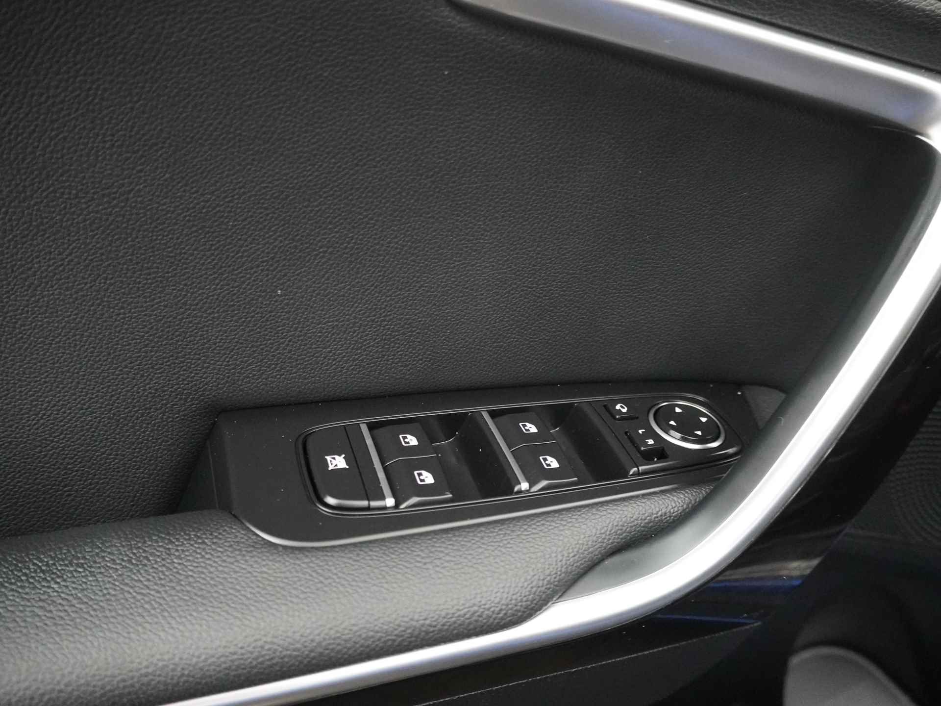 Kia Xceed 1.0 T-GDi GT-Line First Edition - Cruise Control - Climate Control - Navigatie - Stoel/Stuur Verwarming - Apple/Android Carplay - Fabrieksgarantie Tot 2029 - 19/46
