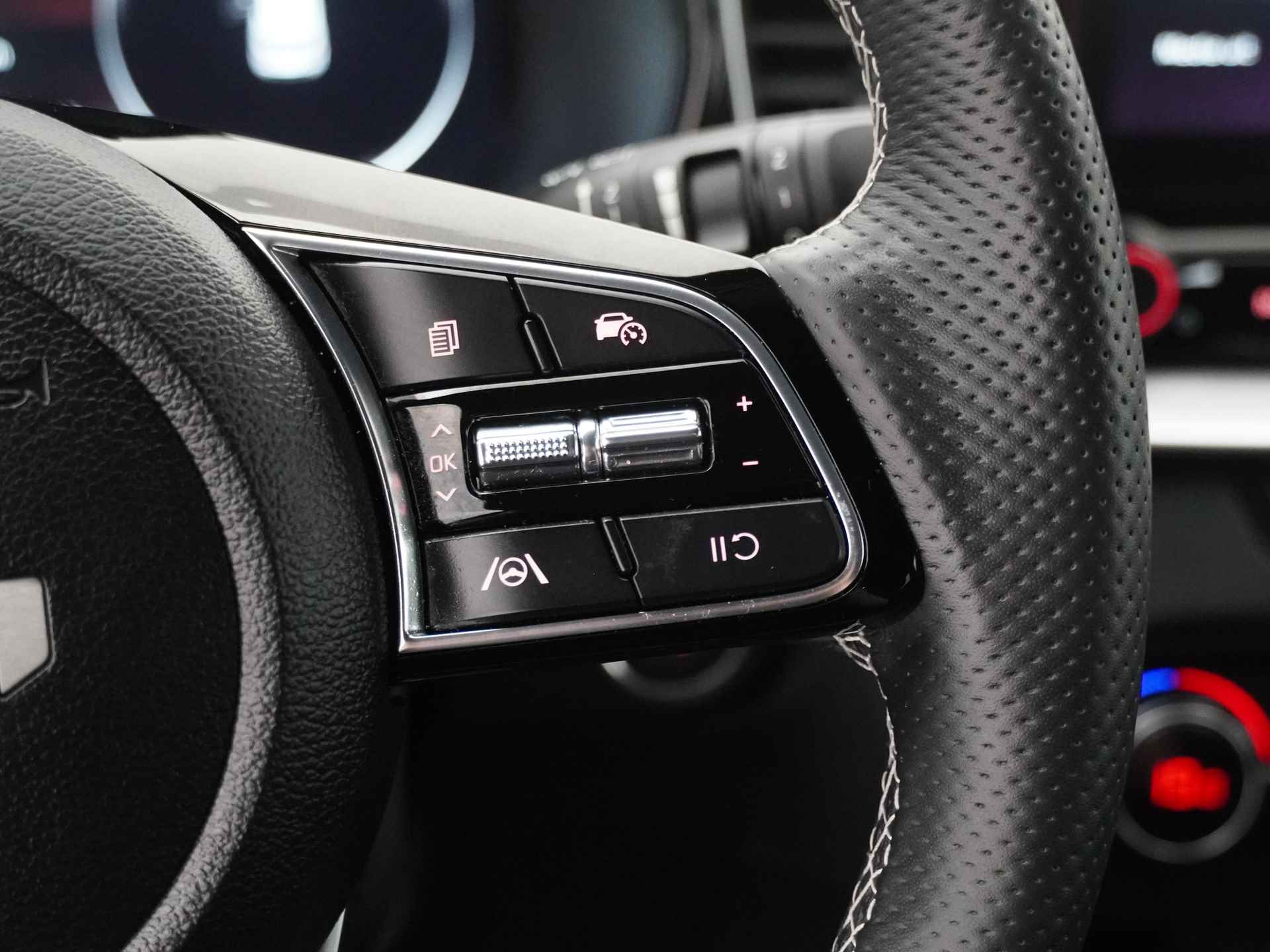 Kia Xceed 1.0 T-GDi GT-Line First Edition - Cruise Control - Climate Control - Navigatie - Stoel/Stuur Verwarming - Apple/Android Carplay - Fabrieksgarantie Tot 2029 - 24/46