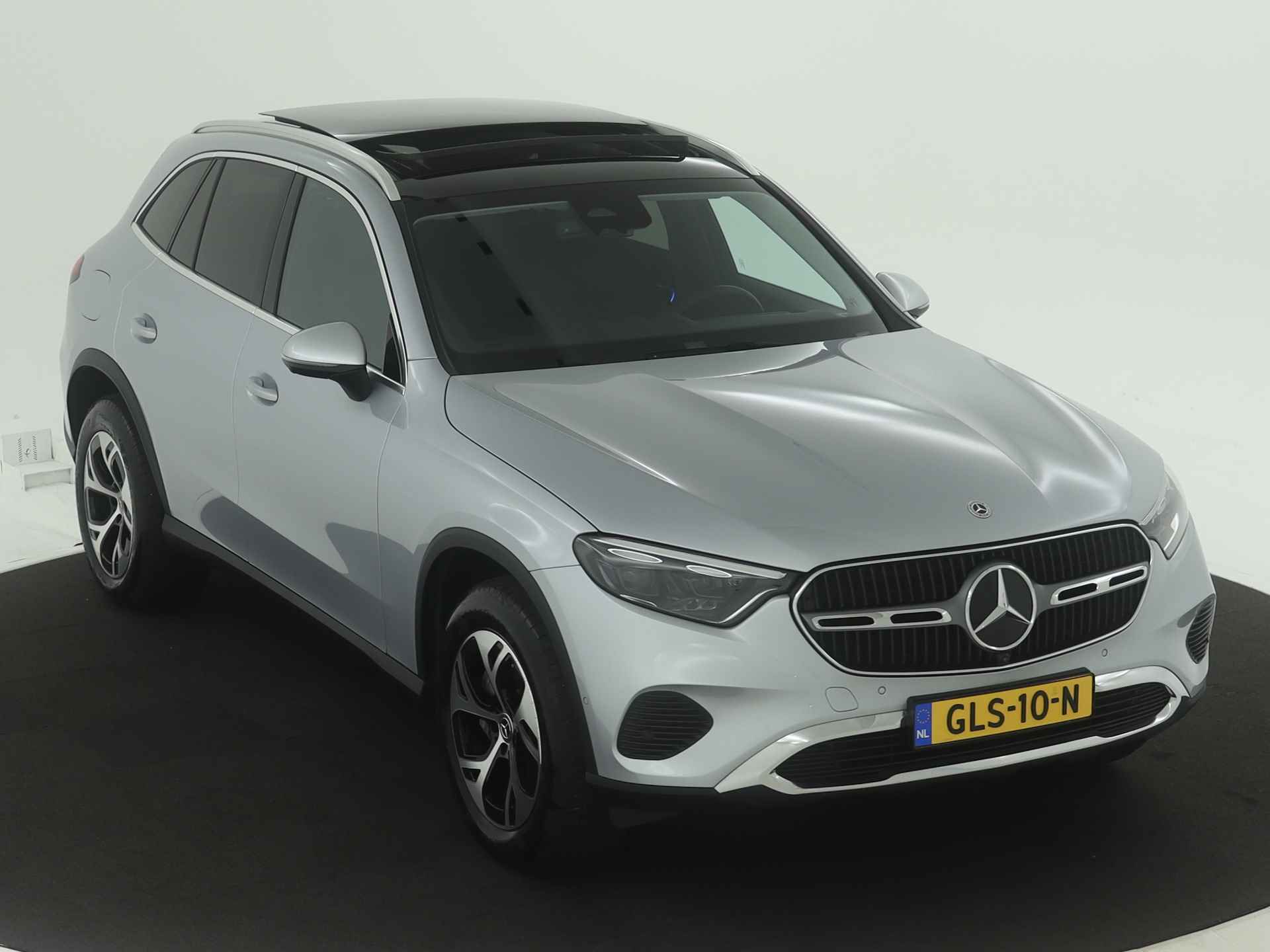 Mercedes-Benz GLC 300 e 4M Plug-In Hybride | Trekhaak | Panoramadak | Digital light | Memory | Stuur verwarming | 360°-camera | Inclusief 24 maanden MB Certified garantie voor Europa. - 18/46