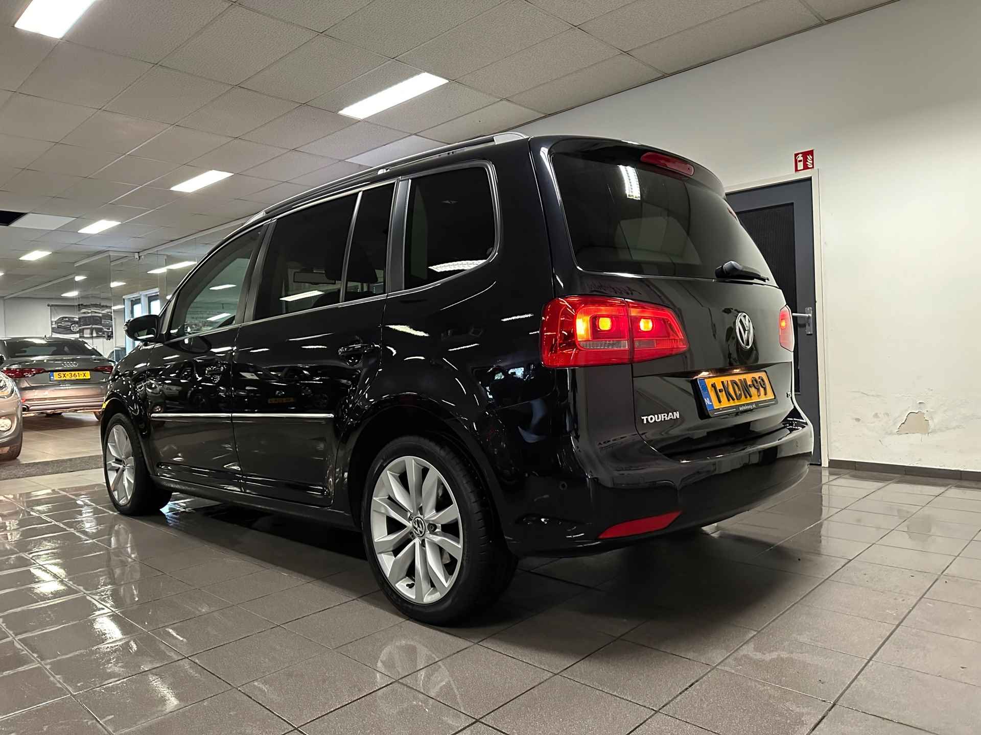 Volkswagen Touran 1.4 TSI Highline 7p. * Automaat / 7 Persoons / Afn. Trekhaak / Navigatie * - 3/24