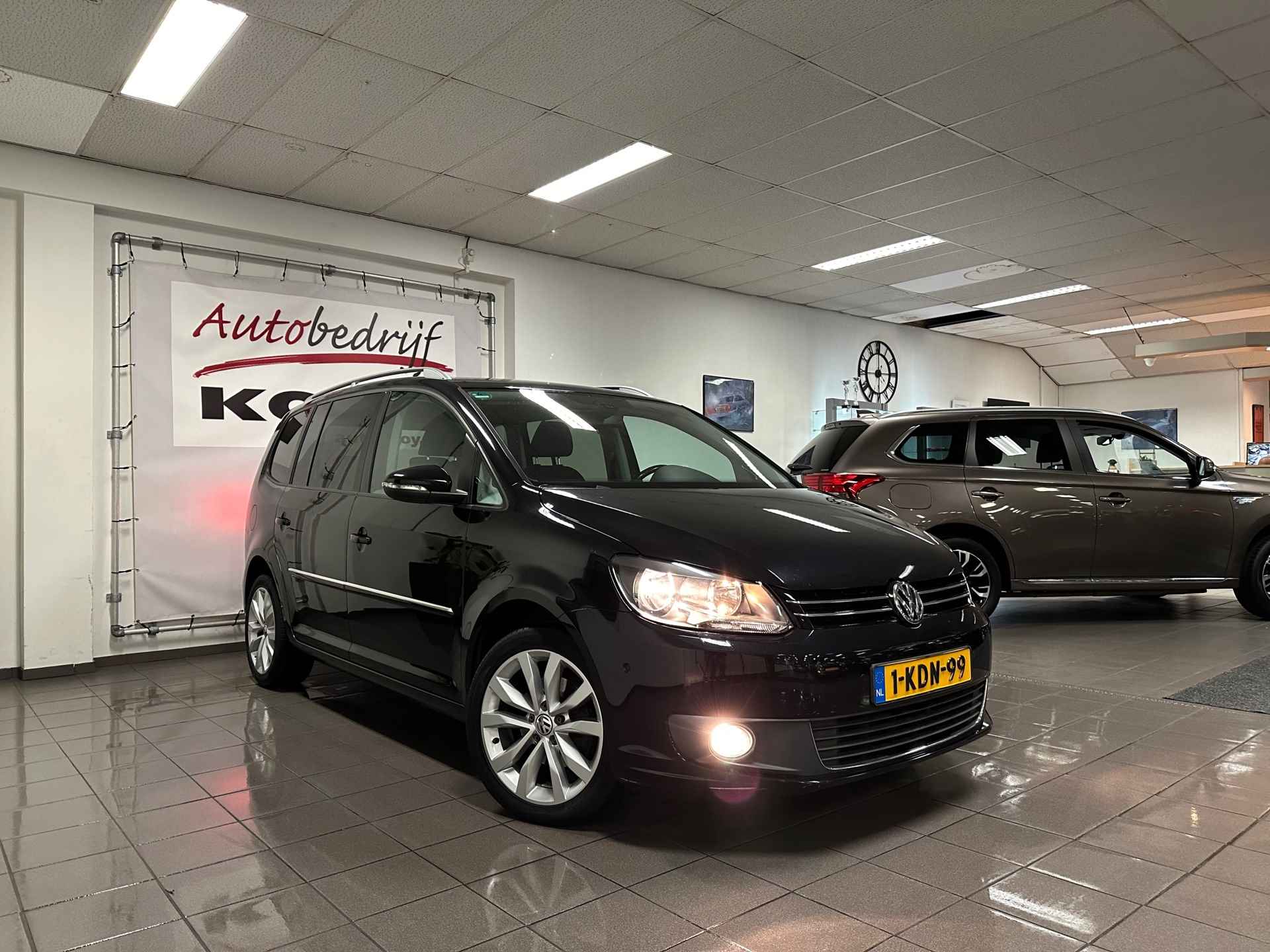 Volkswagen Touran 1.4 TSI Highline 7p. * Automaat / 7 Persoons / Afn. Trekhaak / Navigatie * - 8/24