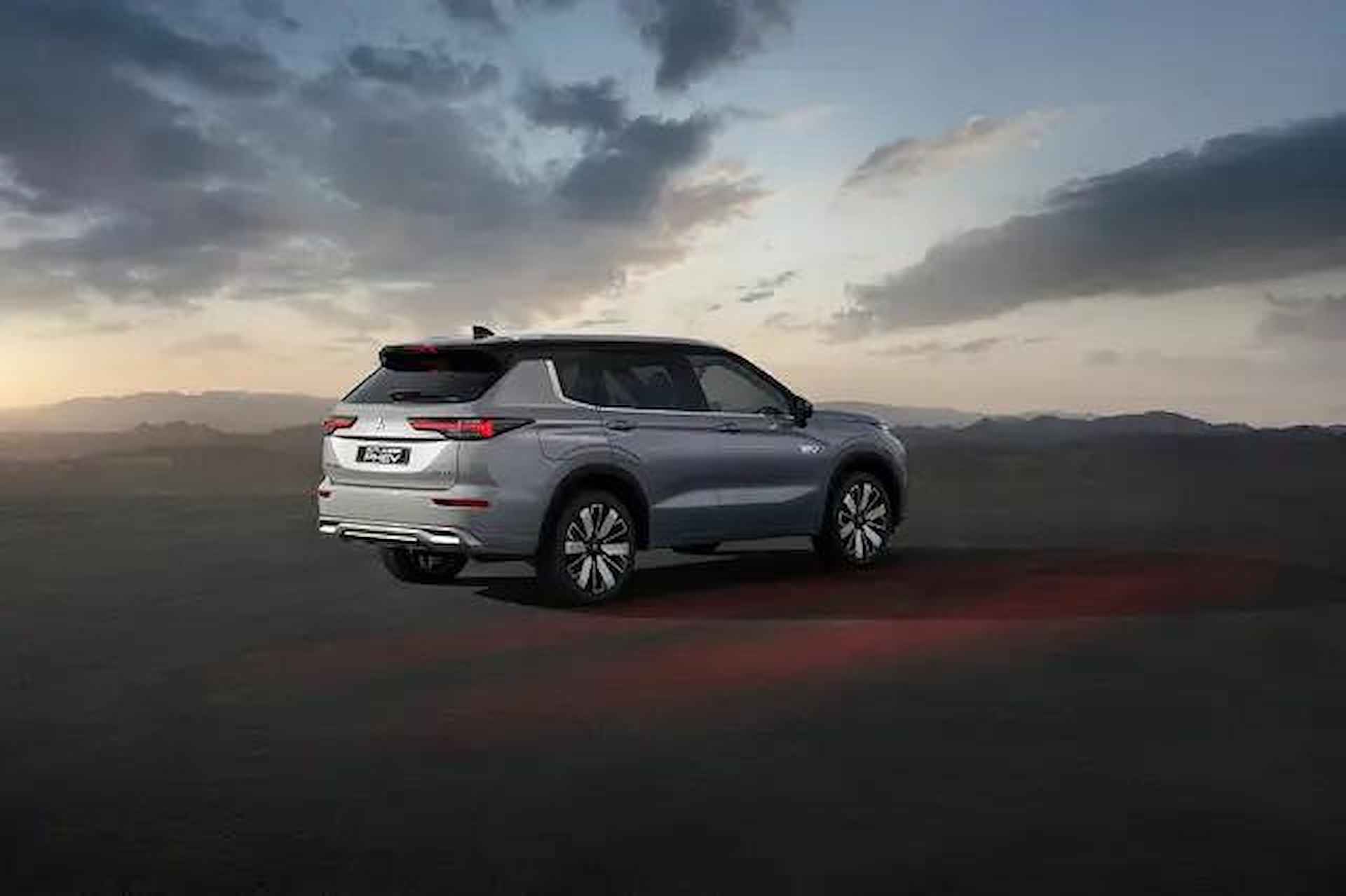 Mitsubishi Outlander 2.4PHEV First Edition Nu Bestelbaar - 7/11