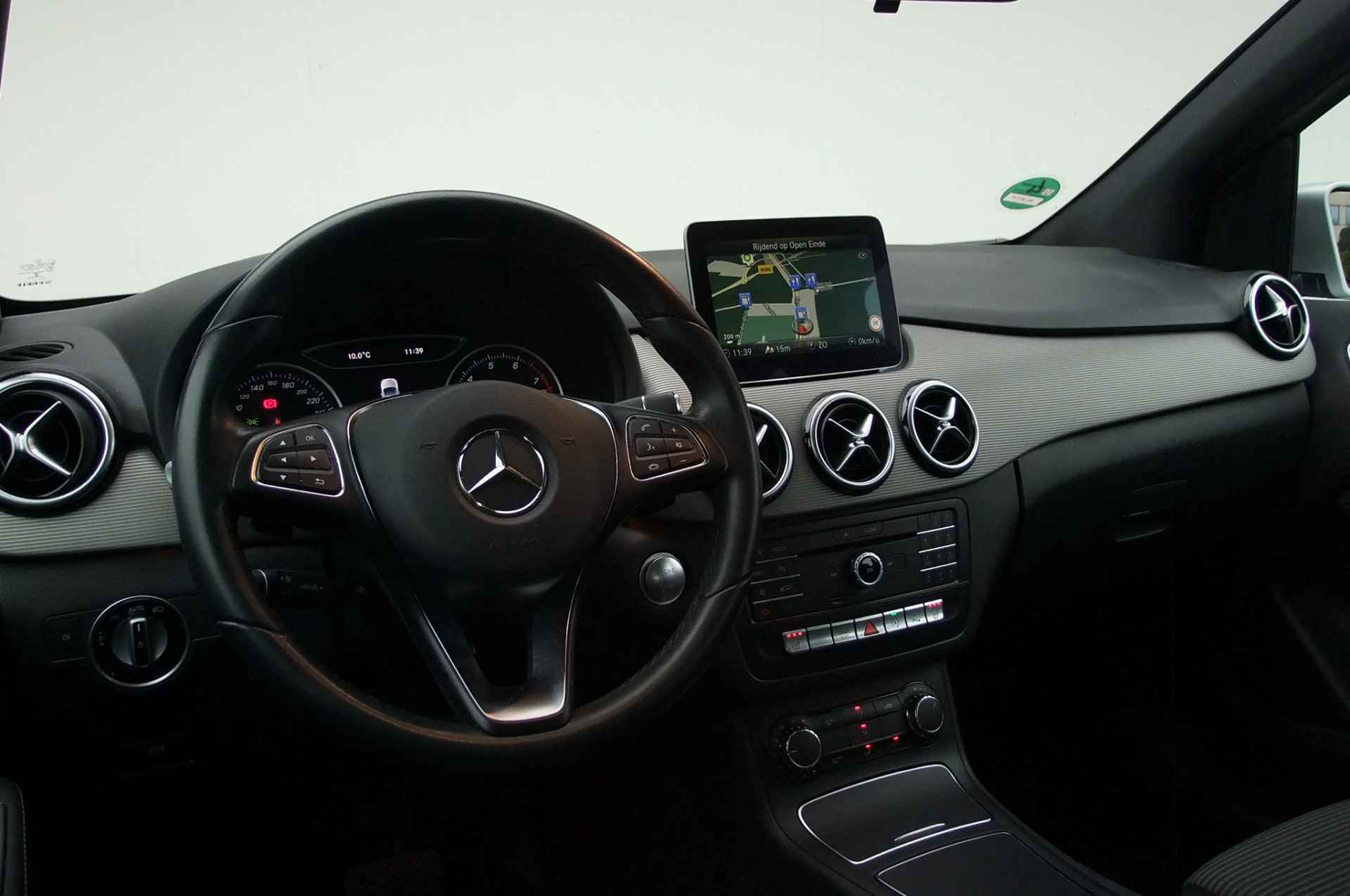 Mercedes-Benz B-Klasse 180 Business Solution / Stoelverwarming/ Camera/ Trekhaak afneembaar/ NL-auto - 16/30
