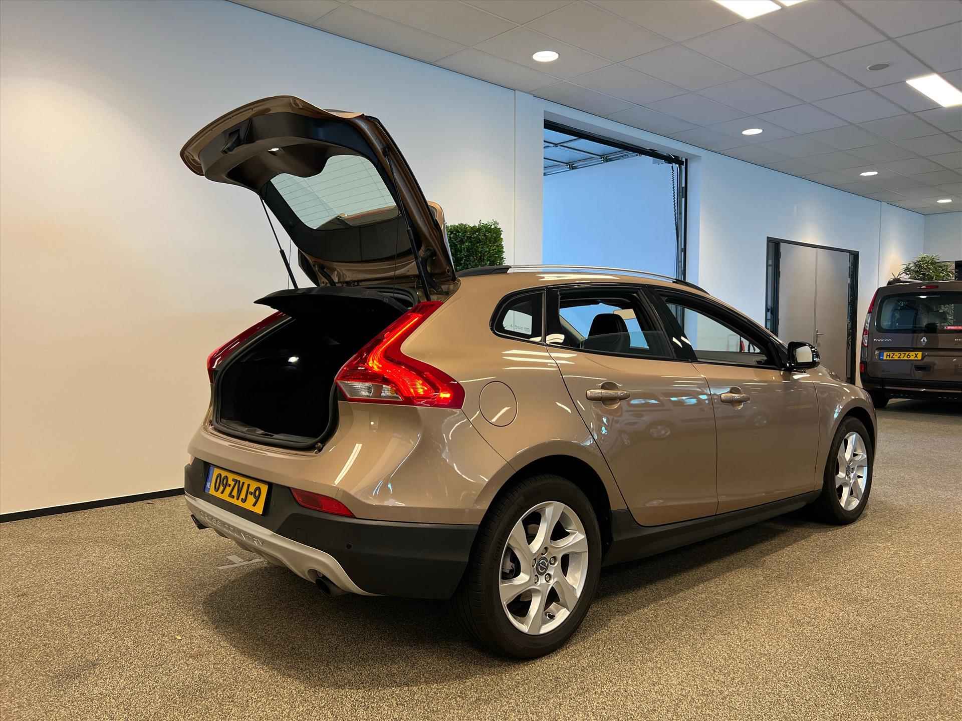 Volvo V40 Cross Country Handbediening HBR+SG Automaat - 8/30