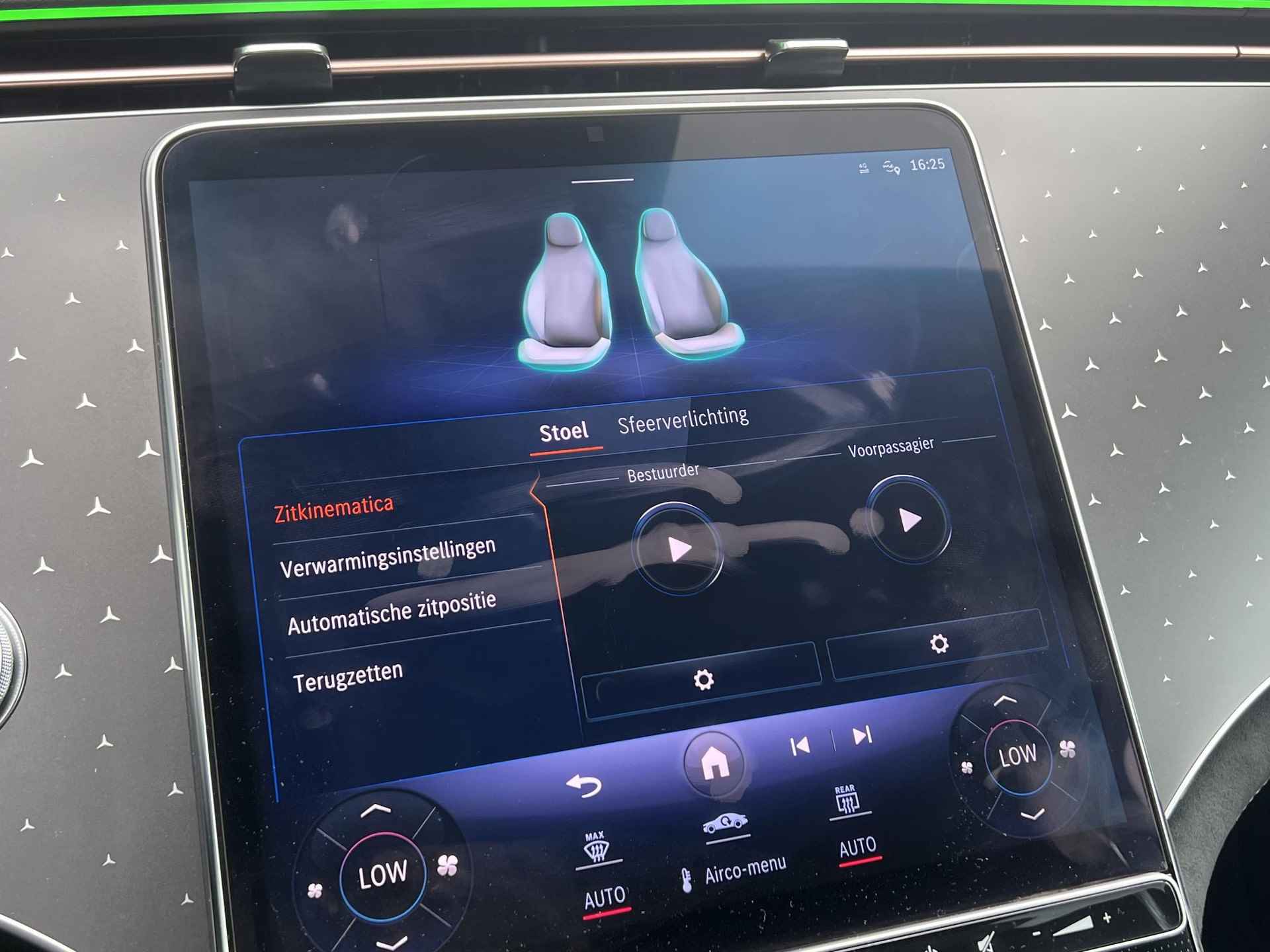 Mercedes-Benz EQE 350 AMG Line | Premium Pakket | Night Pakket | Rijassistentiepakket Plus | Panoramadak | AIRMATIC | DIGITAL LIGHT | Burmester® 3D Surround | 360° Camera | Apple CarPlay | Android Auto | Showmodel - 25/32