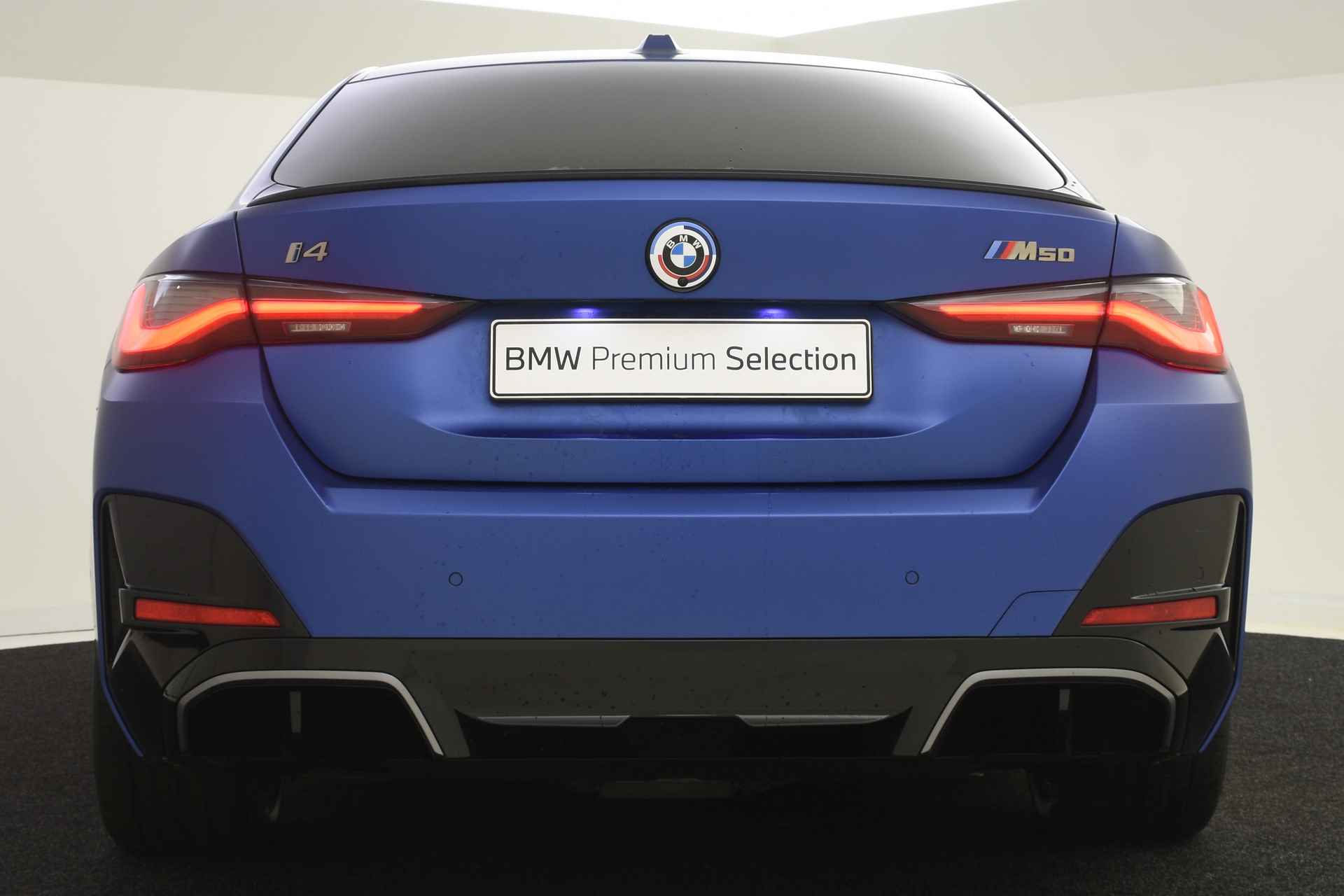 BMW i4 M50 High Executive 84 kWh / BMW M 50 Jahre uitvoering / Schuif-kanteldak / Laserlight / Parking Assistant Plus / Adaptief M Onderstel / Driving Assistant Professional - 9/36
