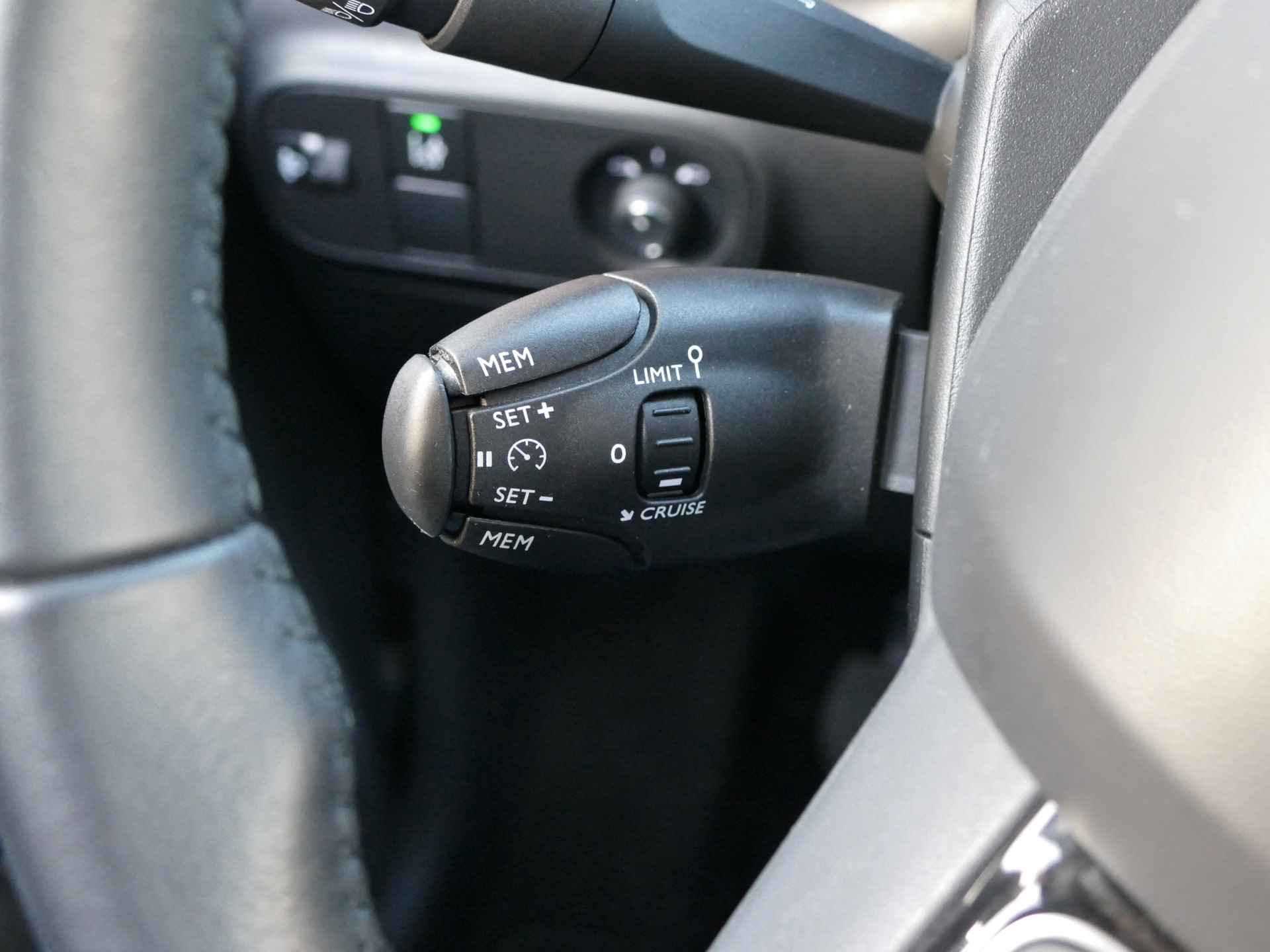 Citroën C3 1.2 PureTech S&S Shine | achteruitrijcamera | Apple carplay / Android auto - 18/45