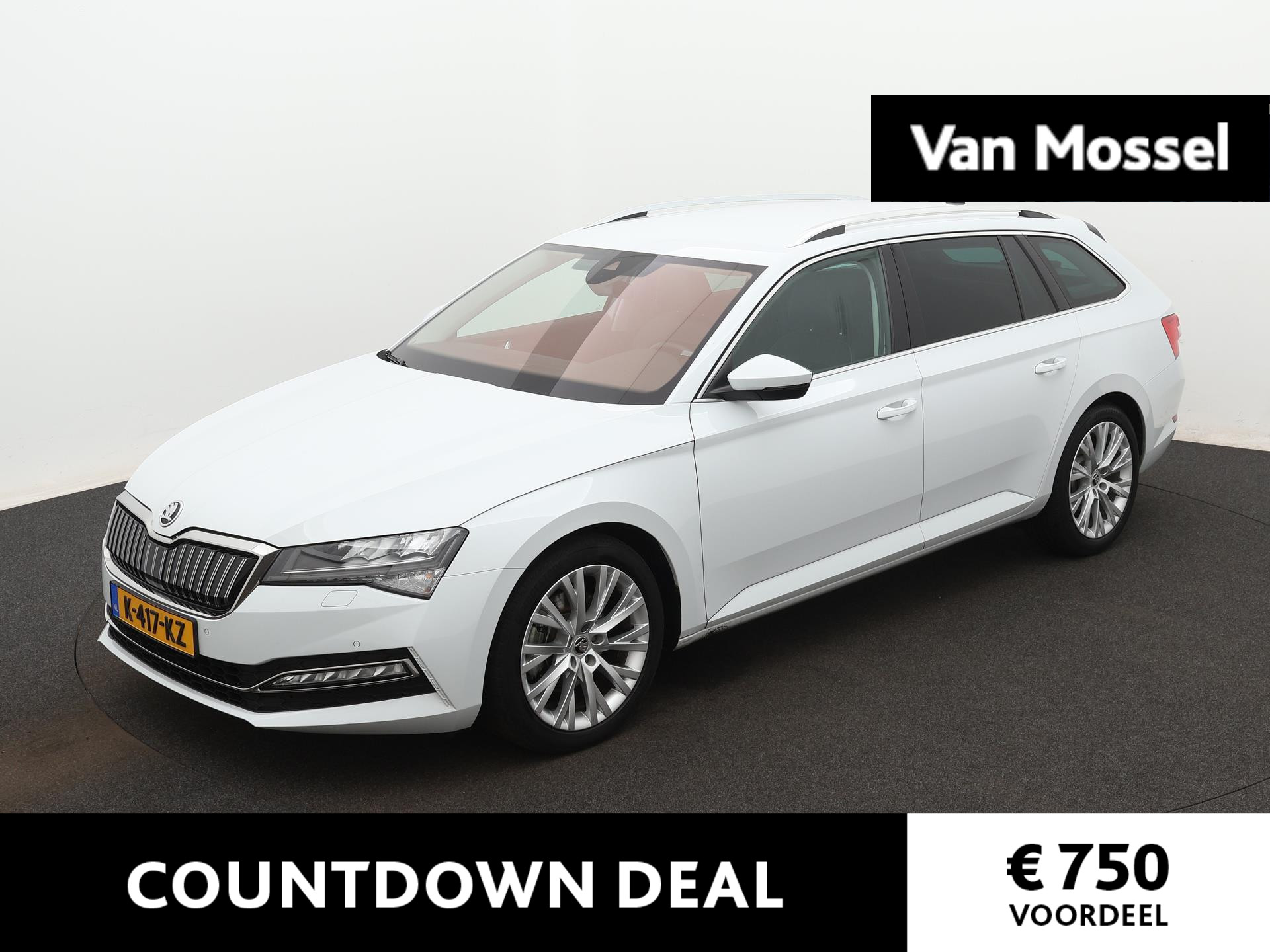 Skoda Superb Combi 1.4 TSI iV Business Edition Plus 217 PK | Automaat | LED Koplampen | Navigatie | Achteruitrijcamera | Climate Control | Cruise Control | Apple Carplay/Android Auto | Elektrische achterklep | Keyless-Entry | Stoelverwarming | Privacy Glass | Parkeersensoren | Virtual Cockpit | Lichtmetalen velgen |