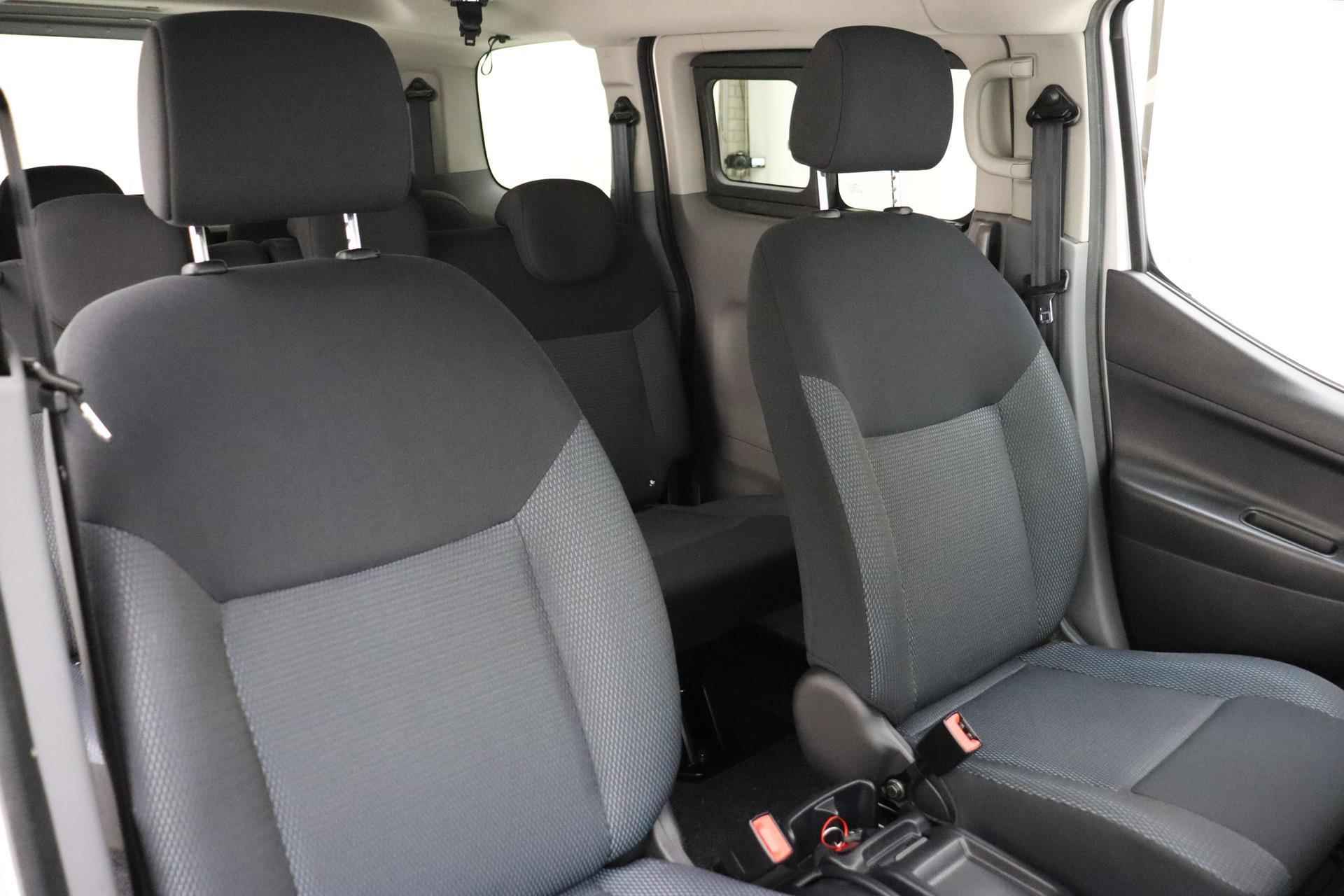 Nissan e-NV200 Evalia 40 kWh Connect Edition 7p | Navigatie | Climate control | Laadkabels | Getint glas | Dubbele zijschuifdeur | Keyless | 7 Zitplaatsen - 18/37