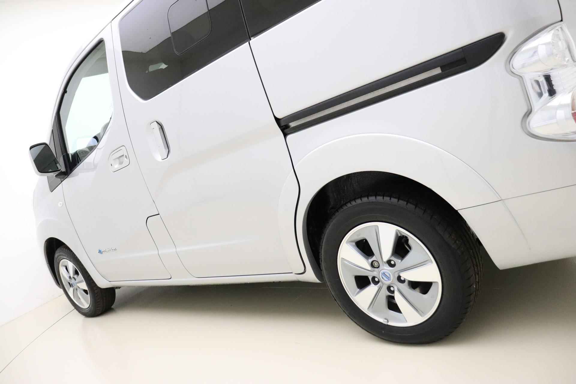 Nissan e-NV200 Evalia 40 kWh Connect Edition 7p | Navigatie | Climate control | Laadkabels | Getint glas | Dubbele zijschuifdeur | Keyless | 7 Zitplaatsen - 19/37