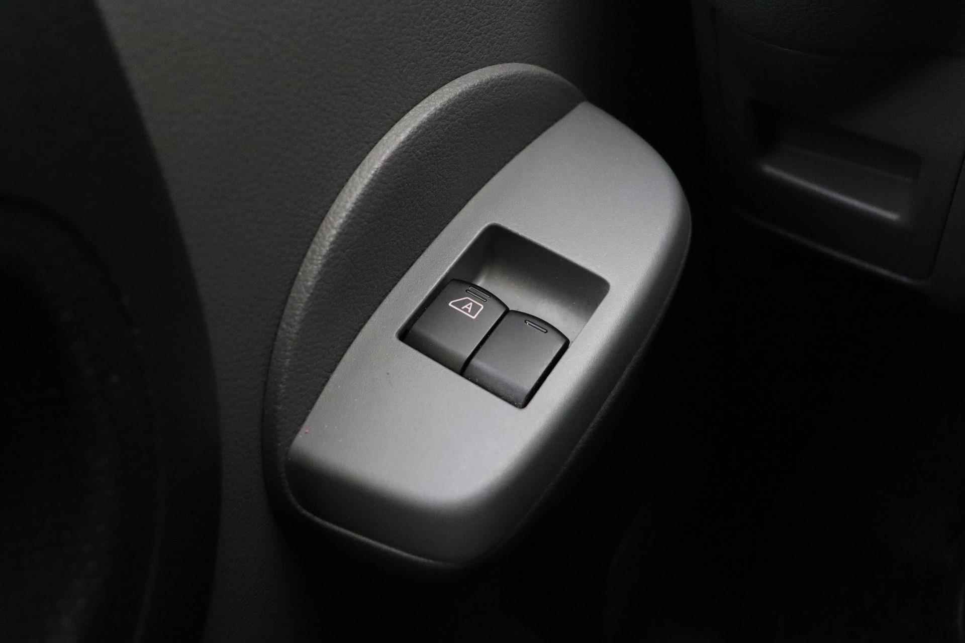Nissan e-NV200 Evalia 40 kWh Connect Edition 7p | Navigatie | Climate control | Laadkabels | Getint glas | Dubbele zijschuifdeur | Keyless | 7 Zitplaatsen - 29/37
