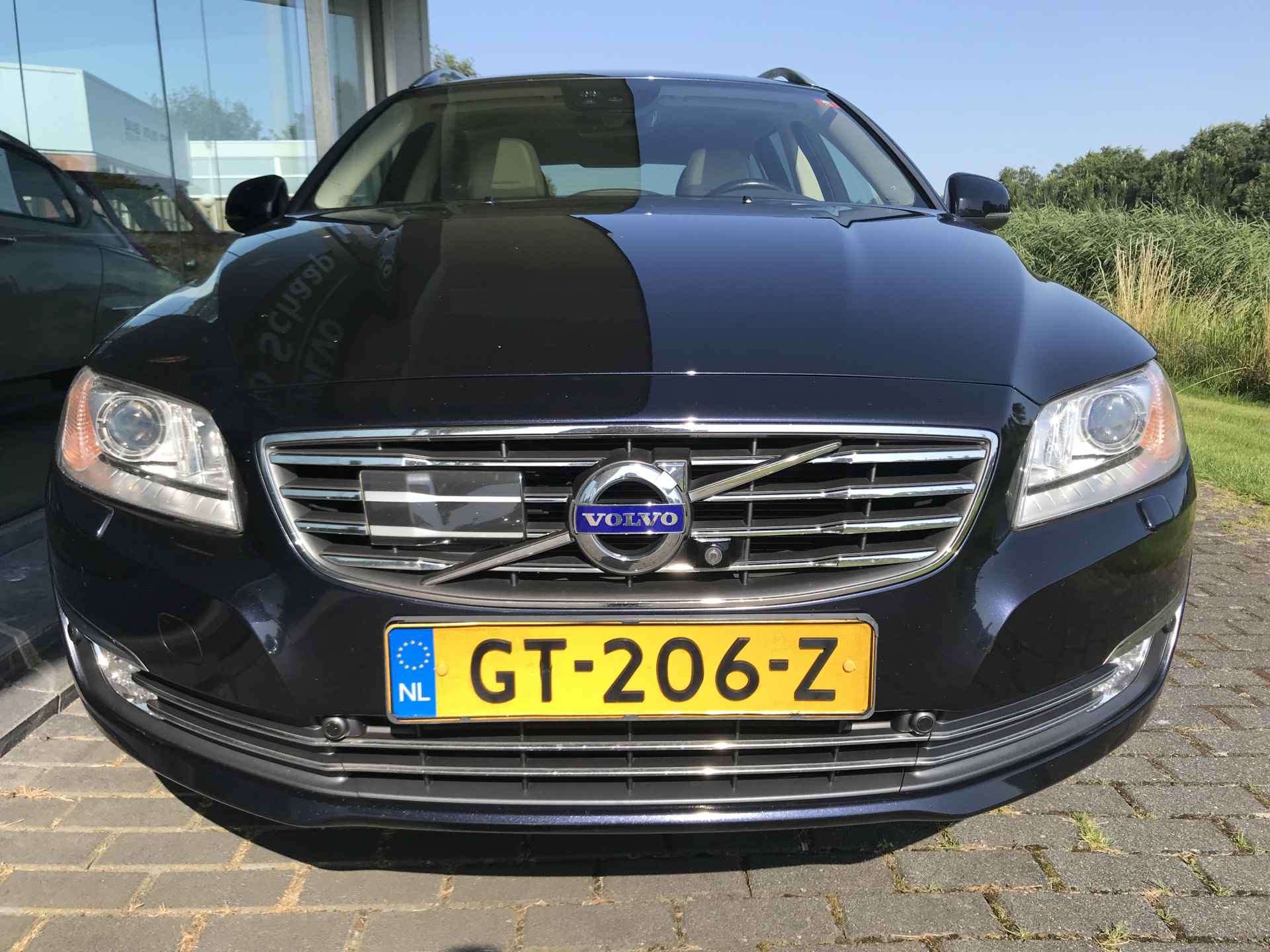 Volvo V70 2.0 T5 Inscription Edition Automaat | Rijklaar incl garantie | Lederen dash Rear seat entertainment Camera voor - 4/12