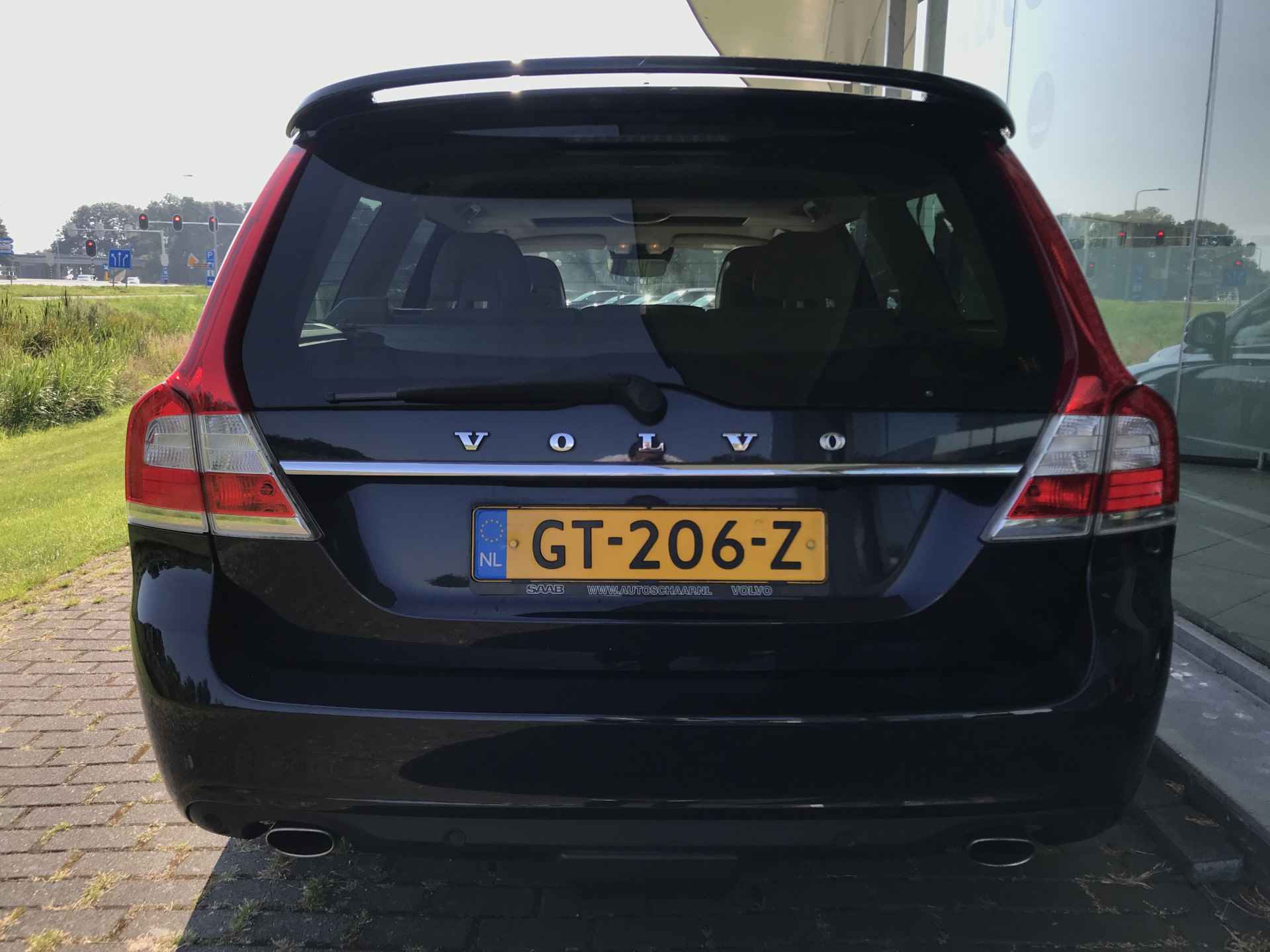 Volvo V70 2.0 T5 Inscription Edition Automaat | Rijklaar incl garantie | Lederen dash Rear seat entertainment Camera voor - 5/12