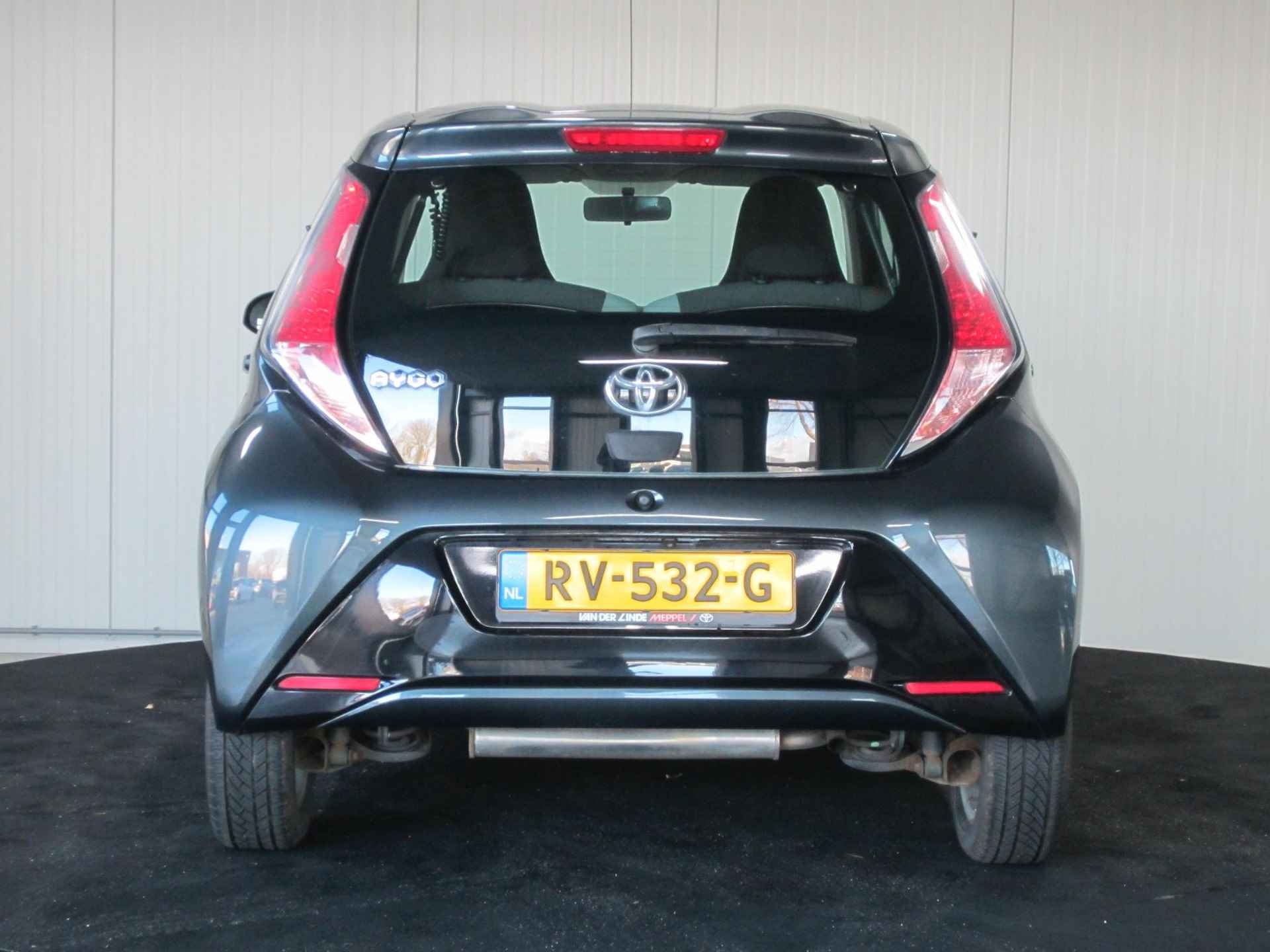 Toyota Aygo 1.0 VVT-i x-play Airco Camera - 10/20