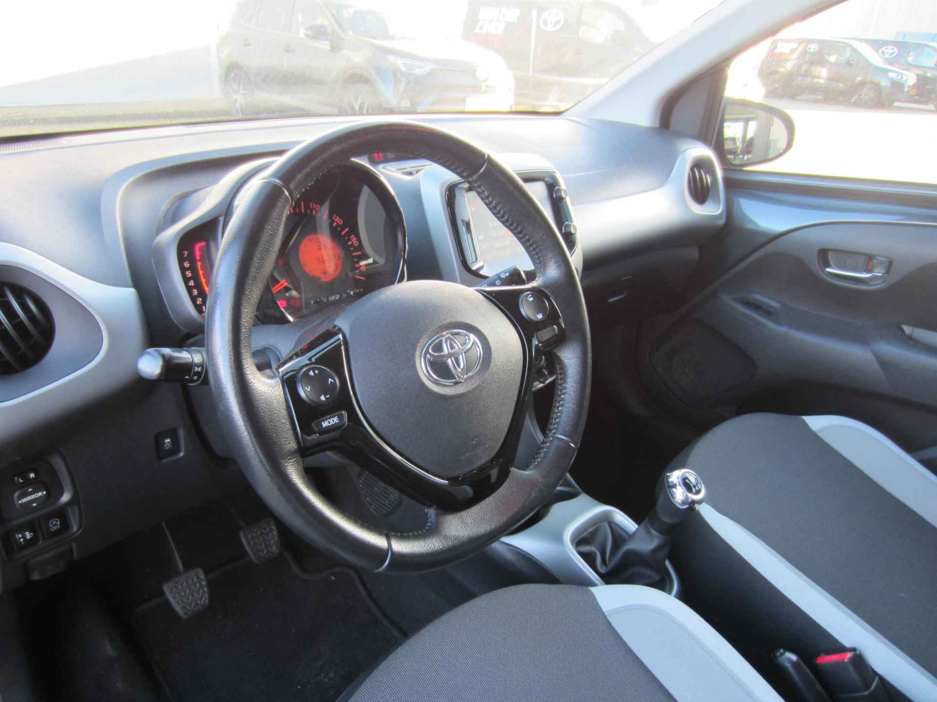 Toyota Aygo 1.0 VVT-i x-play Airco Camera - 19/20