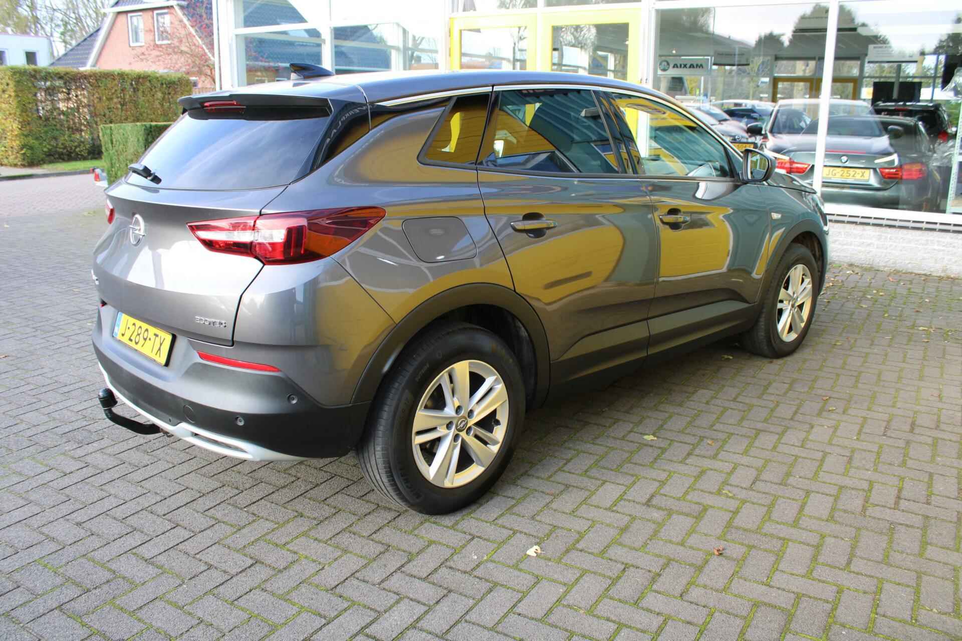 Opel Grandland X 1.2 Turbo Business Executive - 4/36