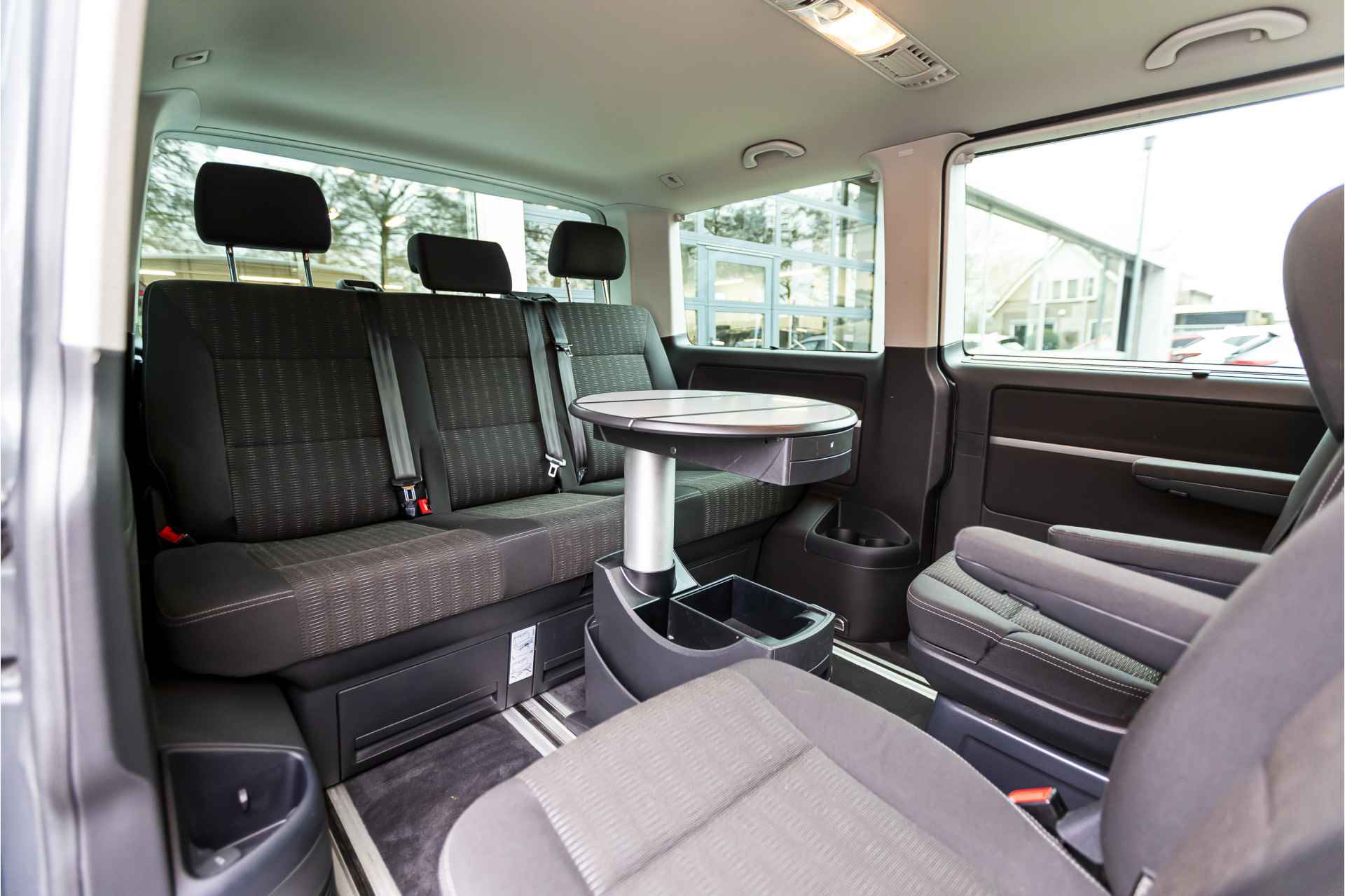 Volkswagen Multivan 2.0 TSI L1H1 Highline 2 Schuifdeuren, Trekhaak, Parkeersensoren, Apple/Android , All-in Rijklaarprijs - 40/56