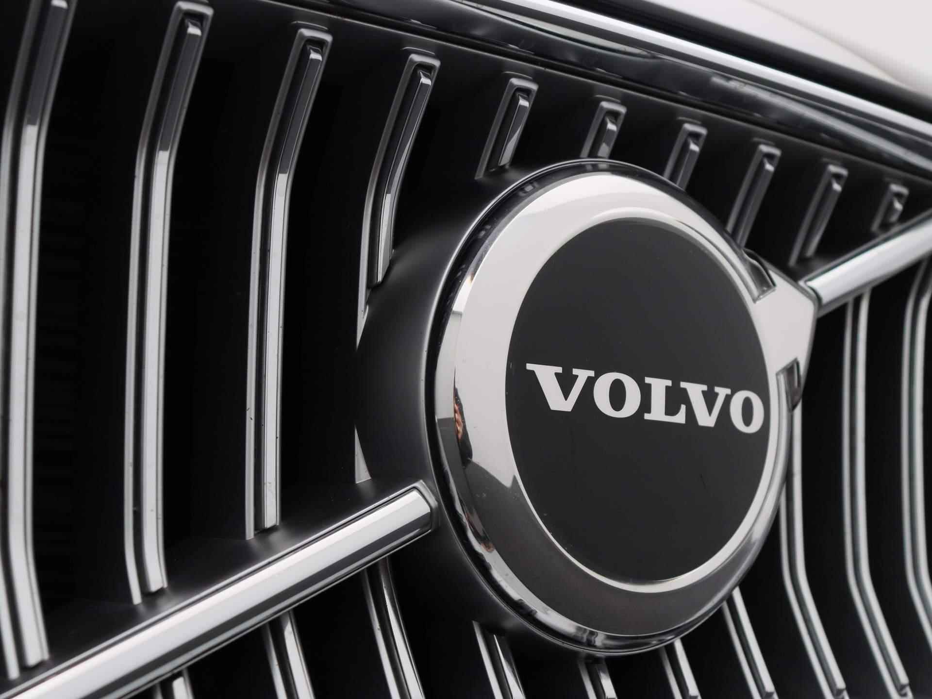 Volvo S90 2.0 T8 AWD Inscription | APPLE CARPLAY | ACHTERUITRIJCAMERA | STUUR- EN STOELVERWARMING | ELEKTRISCHE ACHTERKLEP | LEDEREN BEKLEDING |18"LICHTMETALEN VELGEN | MEMORY SEATS | - 45/50