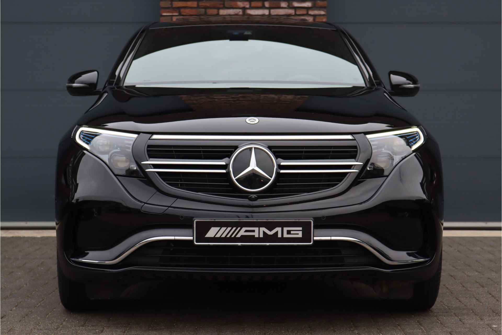 Mercedes-Benz EQC 400 4MATIC AMG Line 80 kWh, Schuifdak, Distronic+, Memory, Leder, Trekhaak, Keyless Go, Advanced Sound System, Rijassistentiepakket, Diefstalbeveiligingspakket, Etc. - 14/45