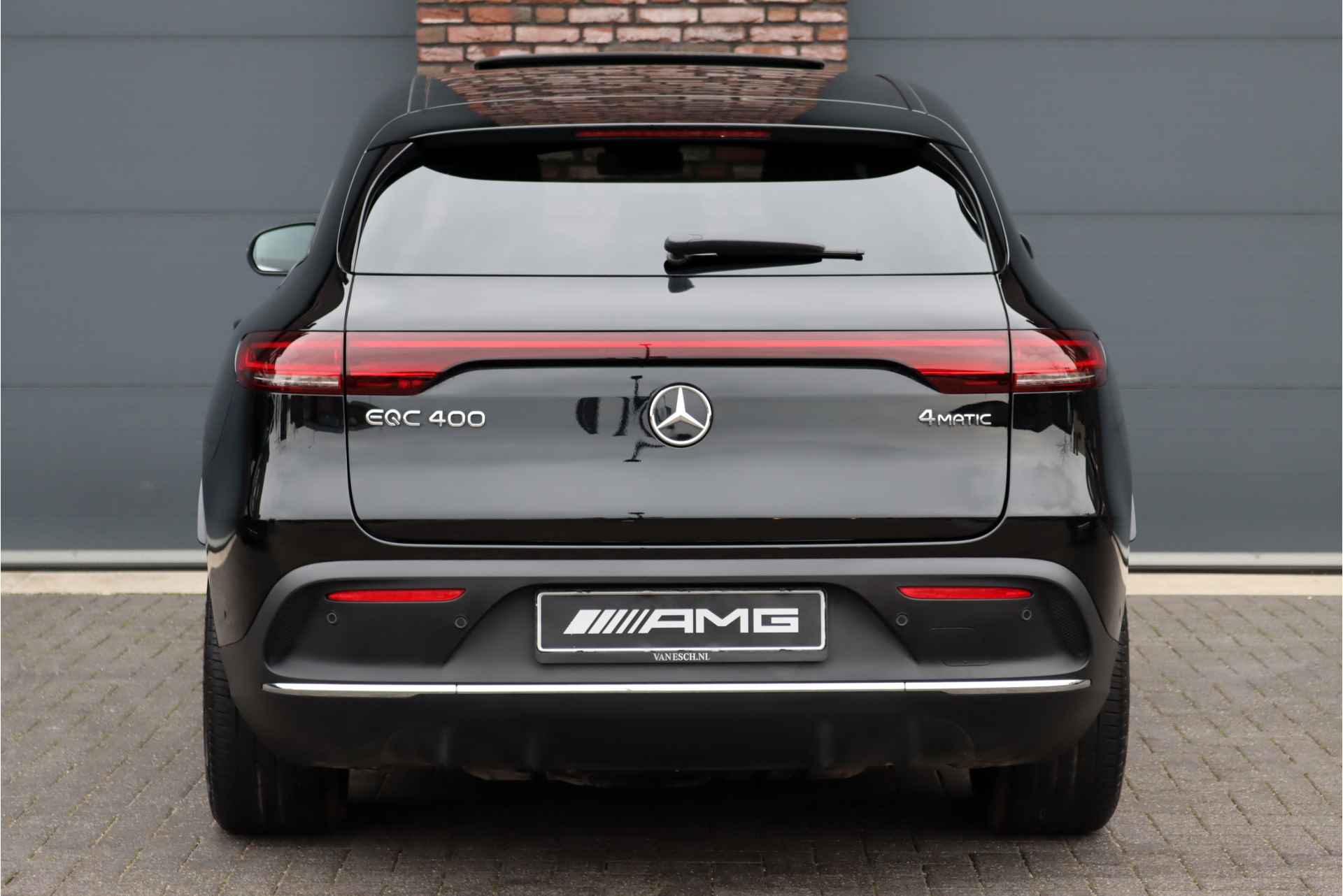 Mercedes-Benz EQC 400 4MATIC AMG Line 80 kWh, Schuifdak, Distronic+, Memory, Leder, Trekhaak, Keyless Go, Advanced Sound System, Rijassistentiepakket, Diefstalbeveiligingspakket, Etc. - 16/45