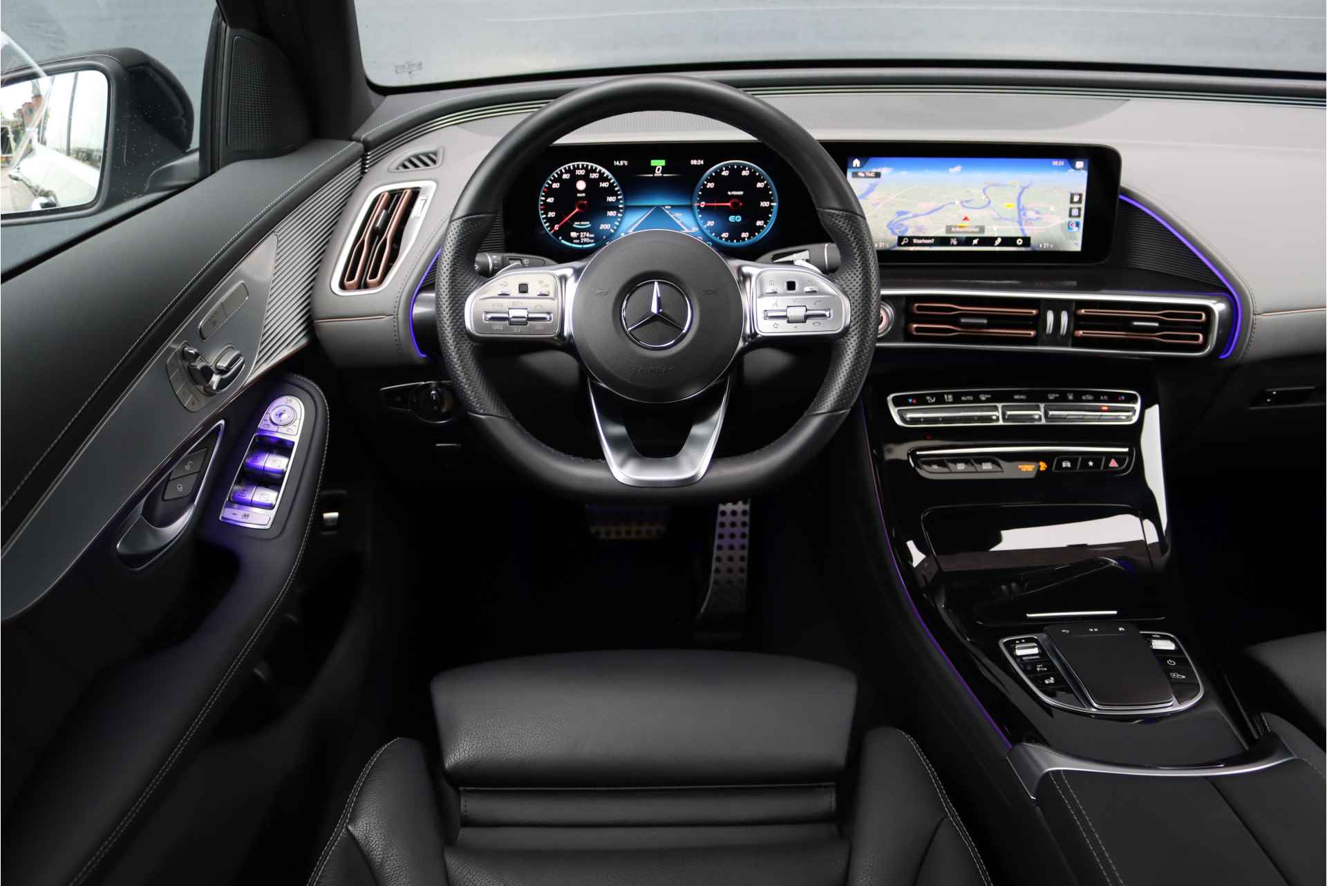 Mercedes-Benz EQC 400 4MATIC AMG Line 80 kWh, Schuifdak, Distronic+, Memory, Leder, Trekhaak, Keyless Go, Advanced Sound System, Rijassistentiepakket, Diefstalbeveiligingspakket, Etc. - 30/45