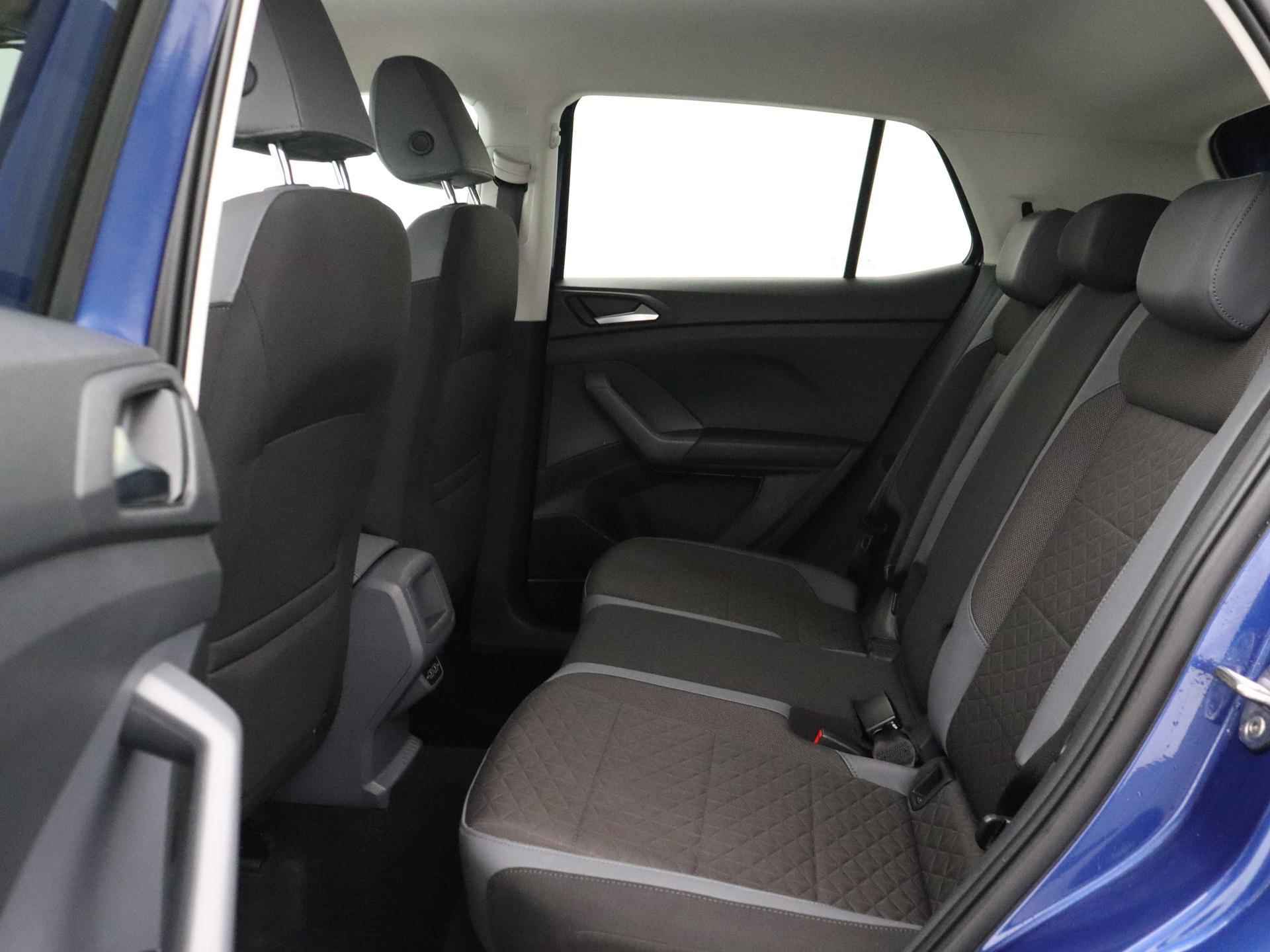 Volkswagen T-Cross 1.0 TSI Style | Navigatie | Parkeersensoren | Side Assist |  LED | Keyless | 17"| - 10/16