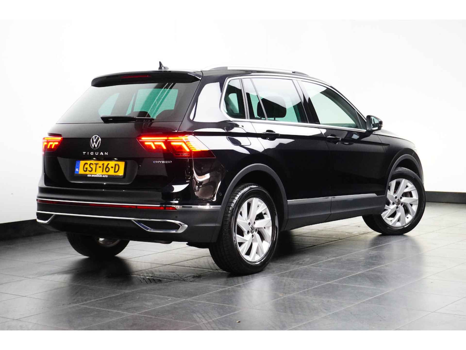 Volkswagen Tiguan 1.4 TSI 245 pk eHybrid Elegance 6-DSG | Achteruitrijcamera | Cruise control adaptief | Elektrische achterklep | - 5/30