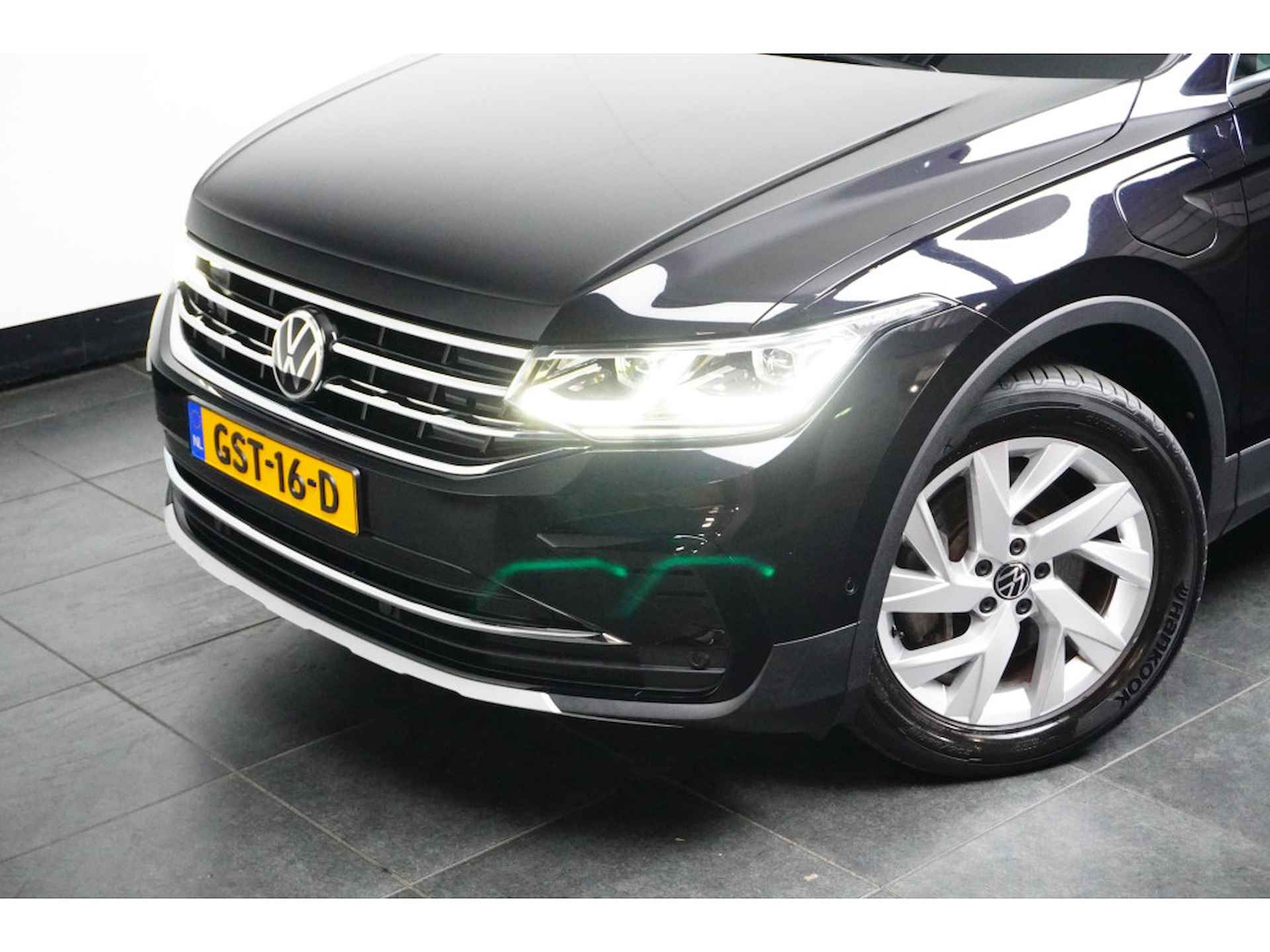 Volkswagen Tiguan 1.4 TSI 245 pk eHybrid Elegance 6-DSG | Achteruitrijcamera | Cruise control adaptief | Elektrische achterklep | - 29/30