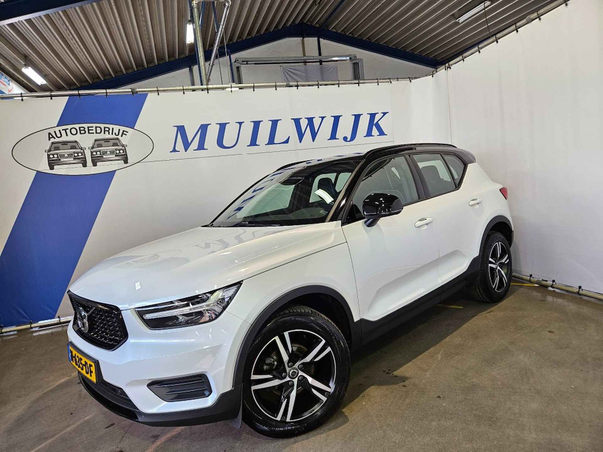 VOLVO Xc40 1.5 T3 R-Design / Navi / Camera / NL Auto