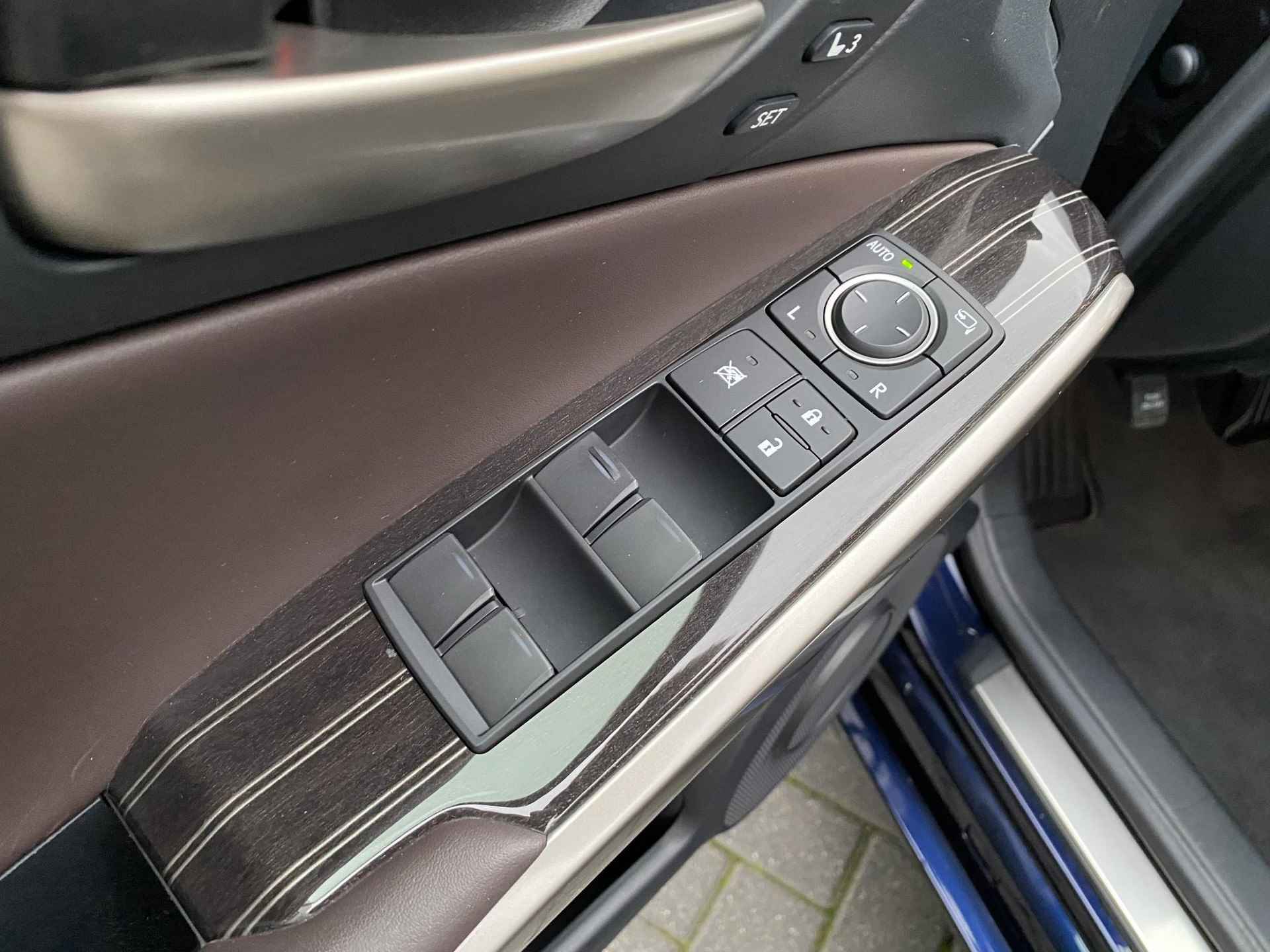 Lexus IS 300h Hybrid Luxury Line NL-AUTO MARK LEVINSON SCHUIFDAK STOELVENTILATIE LED BLIND-SPOT KEYLESS - 20/43