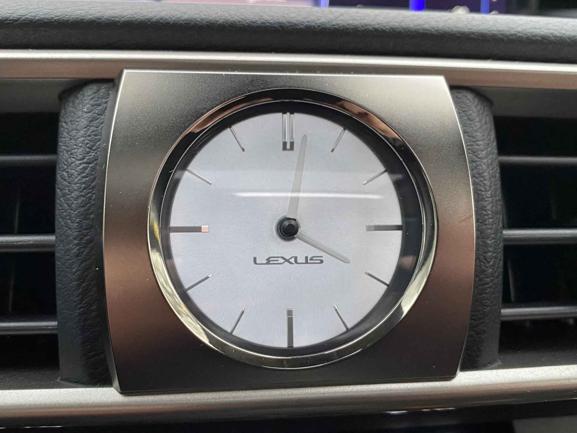 Lexus IS 300h Hybrid Luxury Line NL-AUTO MARK LEVINSON SCHUIFDAK STOELVENTILATIE LED BLIND-SPOT KEYLESS - 23/43