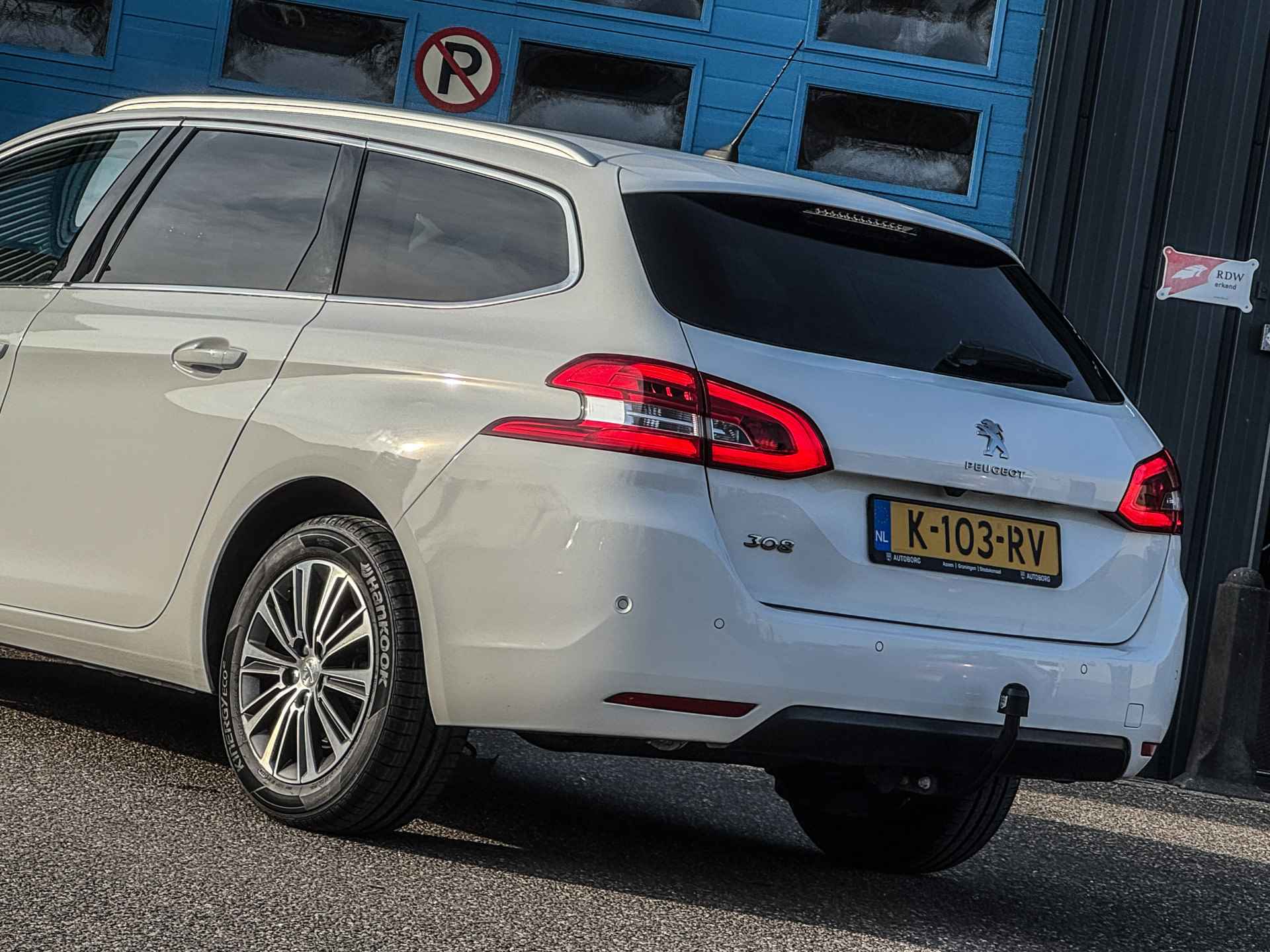 Peugeot 308 SW 1.2 PureTech Blue Lease Allure Prijs Inclusief Onderhoud & 12 Maand BOVAG Garantie | Nieuwe Distributieriem | - 30/36