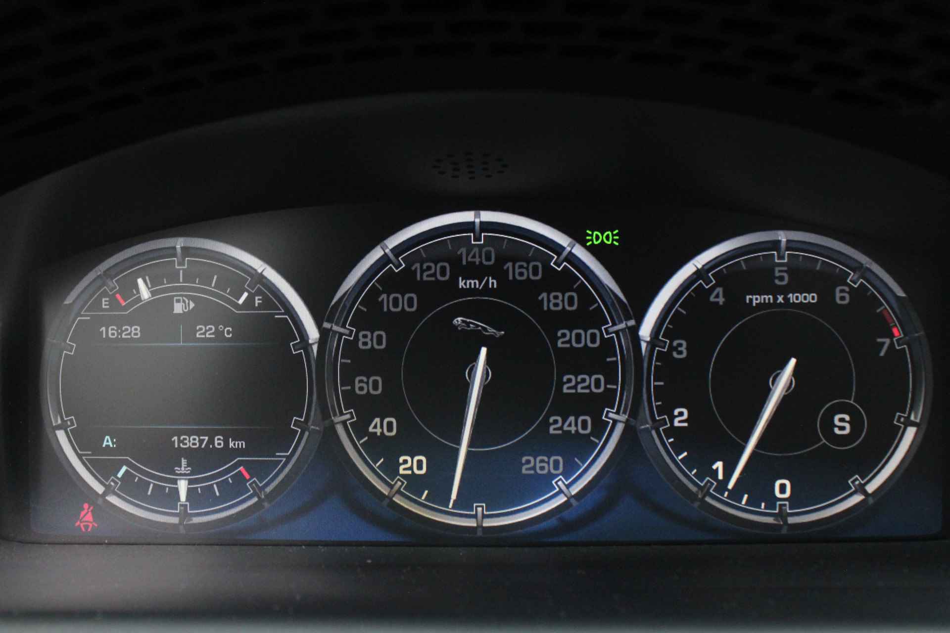 Jaguar XJ 3.0 V6 SC Premium Luxury | Origineel Nederlandse auto! | SCHUIFDAK | MERIDIAN SOUND | LEDER - 23/38