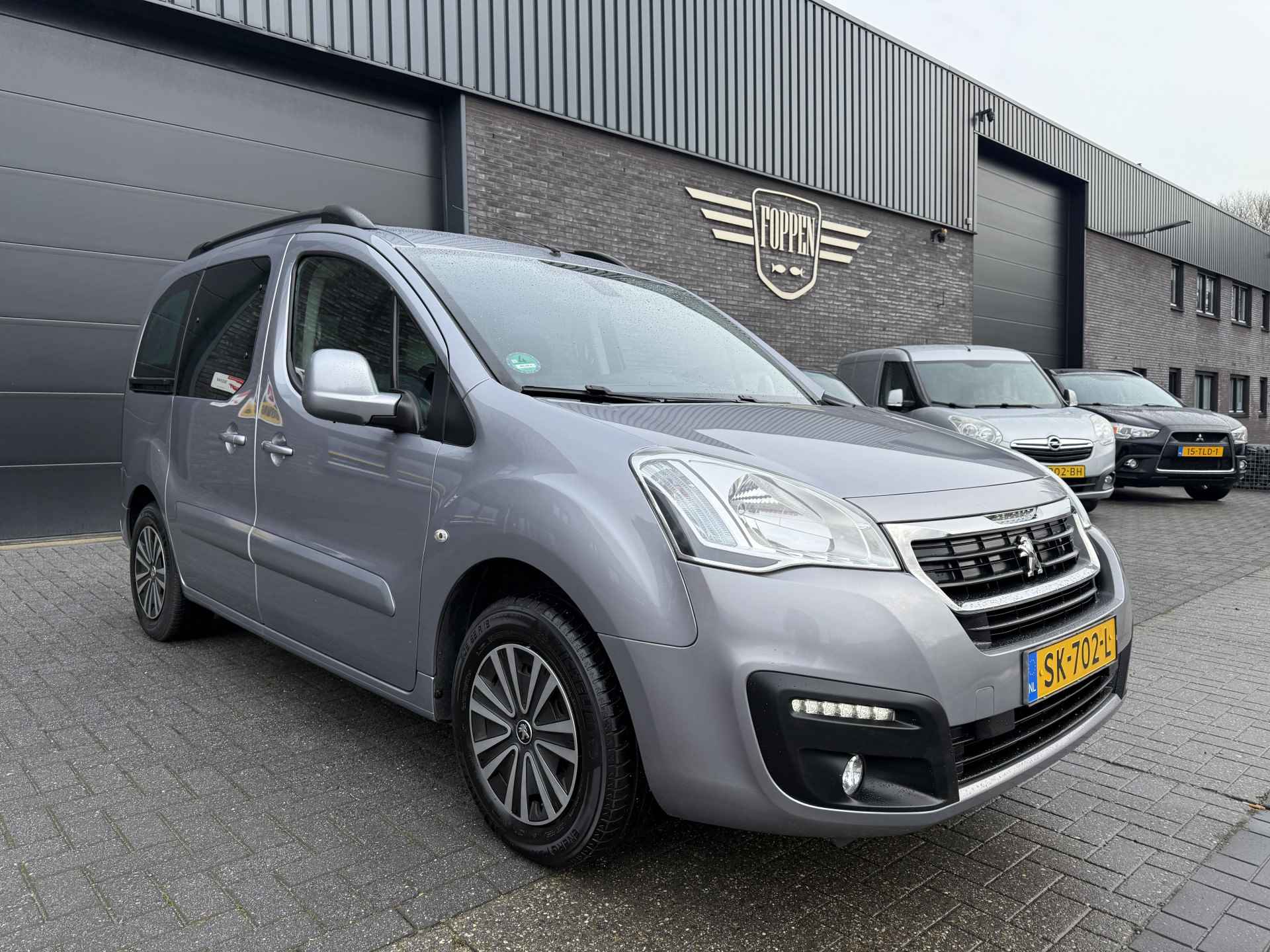 Peugeot Partner Tepee 1.2 PureTech Active | 1E EIGENAAR | 12MND GARANTIE | AIRCO | CRUISE | - 4/31