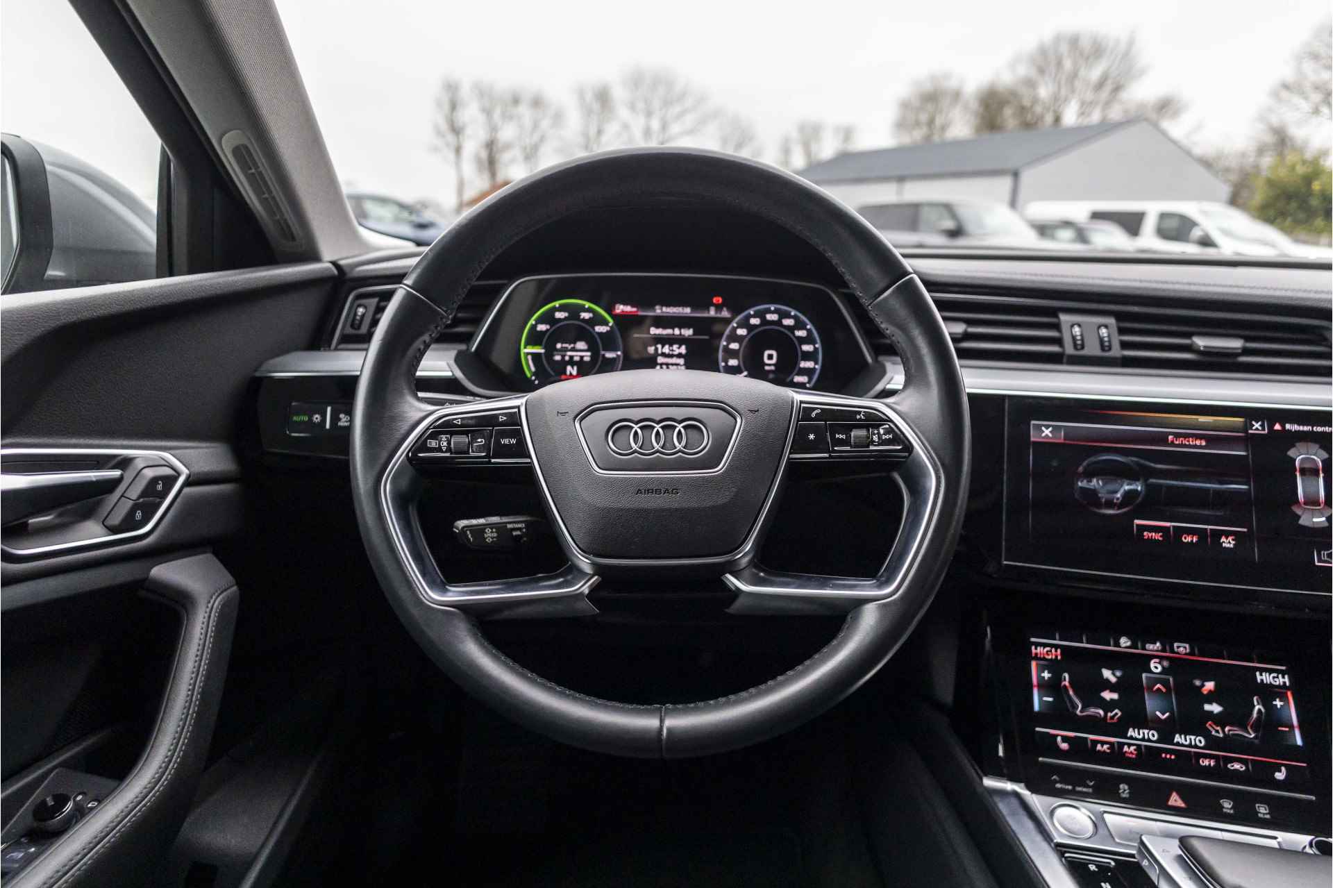 Audi e-tron e-tron 50 quattro Launch edition plus 71 kWh | Pano | NL Auto | Memory | Leder - 7/42