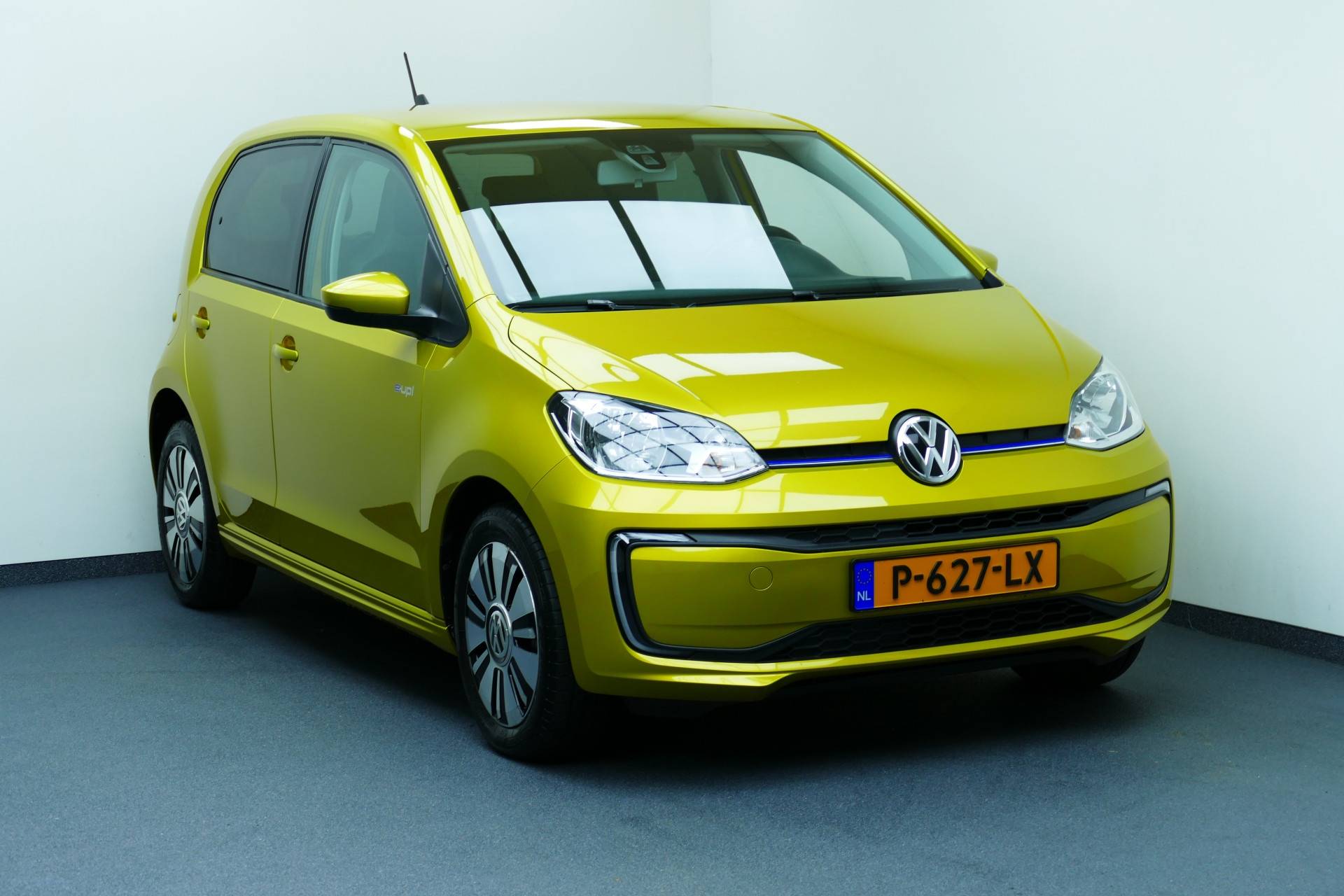 Volkswagen e-Up! Clima, Cruise, Stoelverw, Led, Smartphonedock, 15"LMV, Park Sensors - 1/36