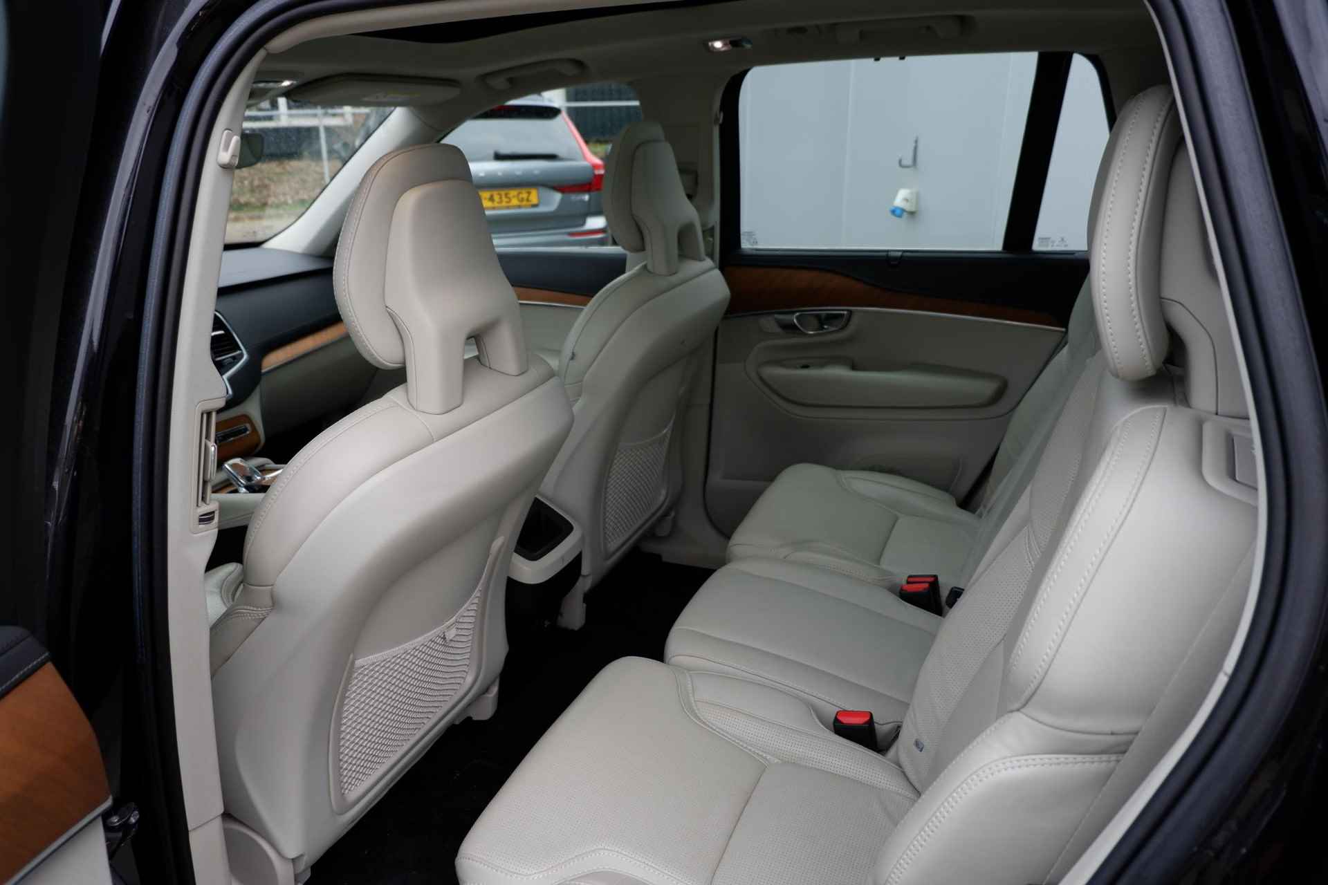 Volvo XC90 B5 AWD AUT8 235PK Inscription Intro Edition, BTW Auto, Adaptieve Cruise Control met Pilot Assist, BLIS Dodehoekdetectie, Elektrisch bedienbaarglazen panoramisch schuif-/kanteldak, Luchtvering, Voorstoelen met verwarming, ventilatie en massagefunctie, Stuurwielverwarming, standkachel, Harman Kardon audio - 7/54