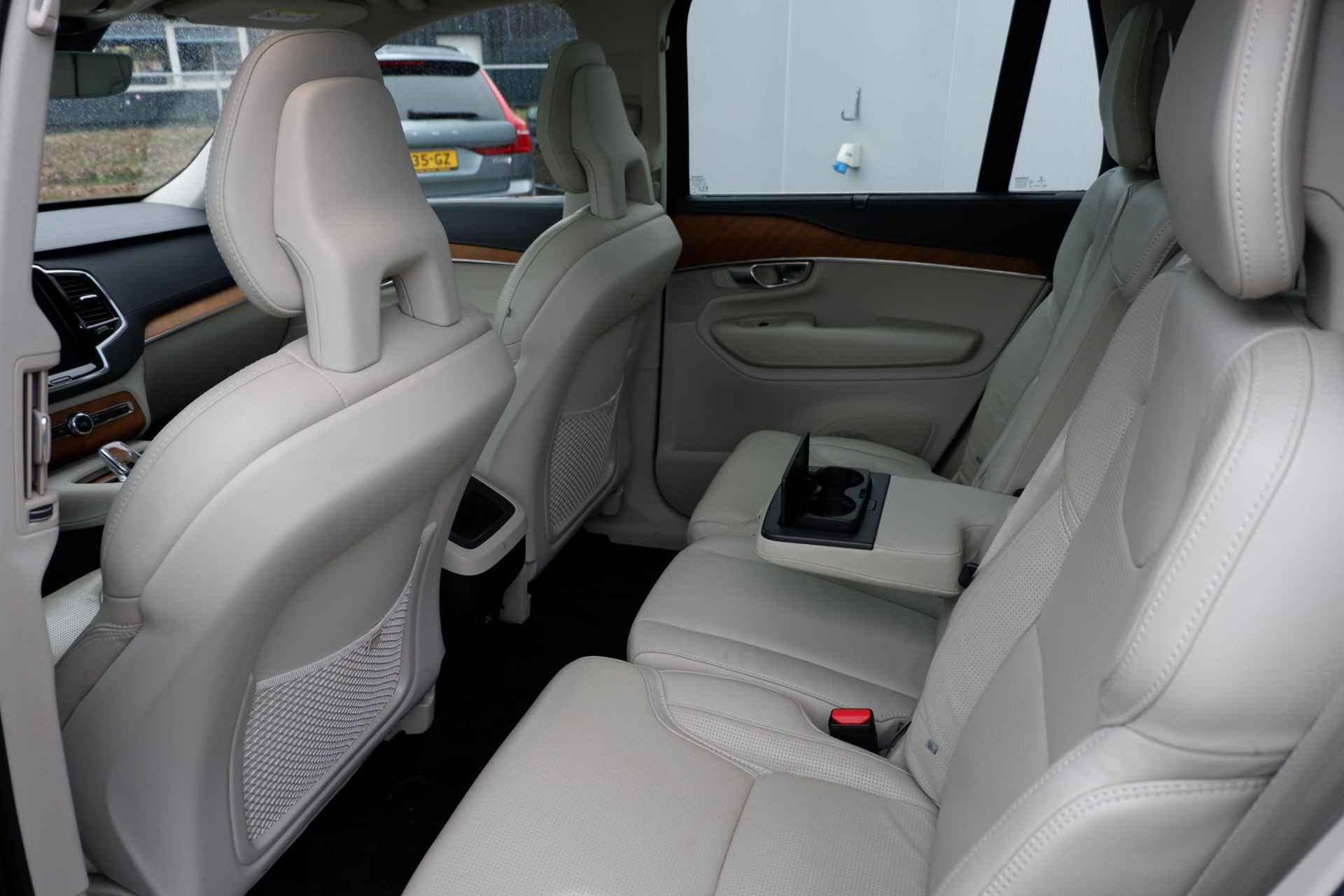 Volvo XC90 B5 AWD AUT8 235PK Inscription Intro Edition, BTW Auto, Adaptieve Cruise Control met Pilot Assist, BLIS Dodehoekdetectie, Elektrisch bedienbaarglazen panoramisch schuif-/kanteldak, Luchtvering, Voorstoelen met verwarming, ventilatie en massagefunctie, Stuurwielverwarming, standkachel, Harman Kardon audio - 34/54