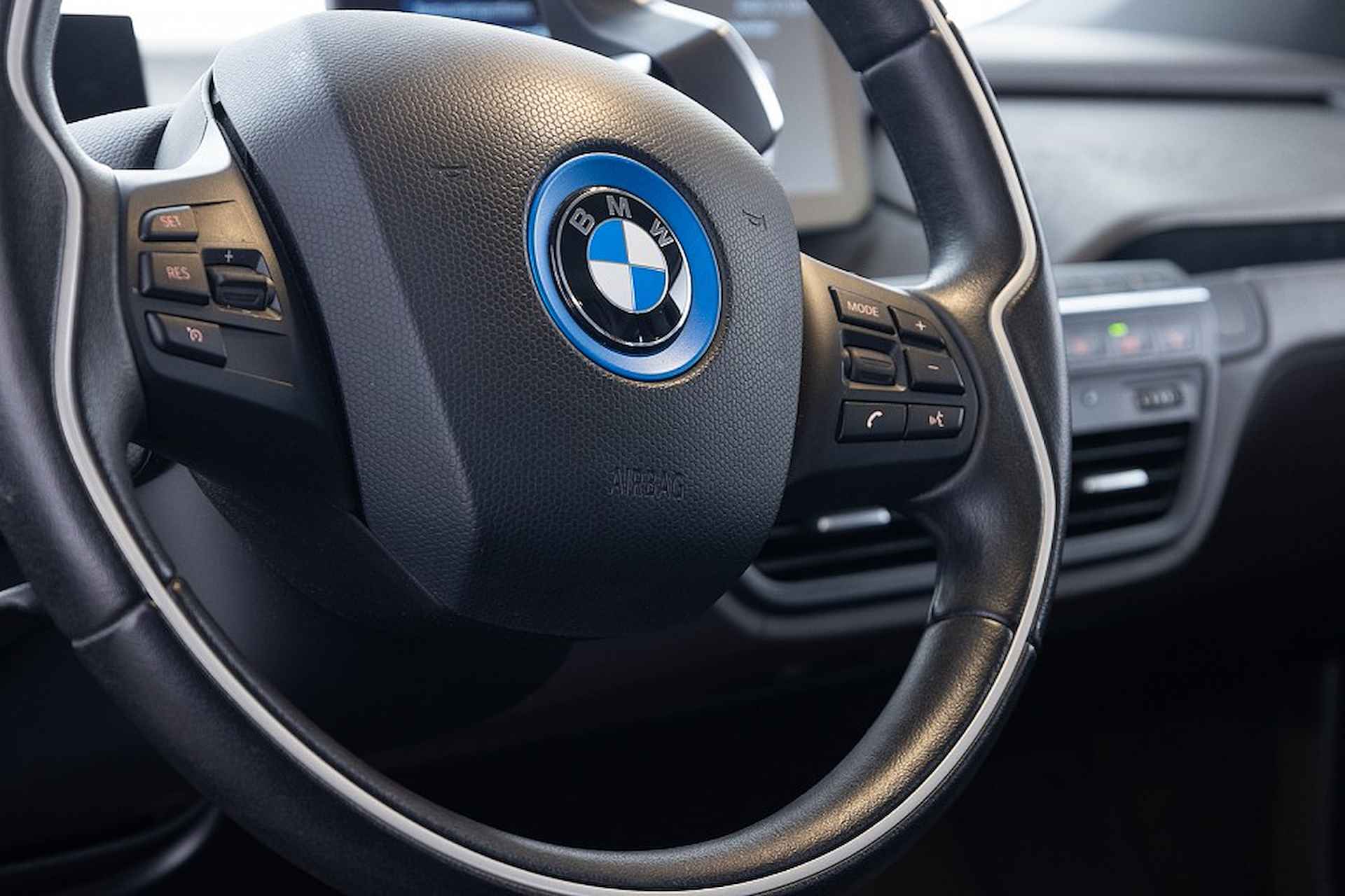 BMW i3 Executive Edition 120Ah 42 kWh | LEDER | Full LED . - 8/23