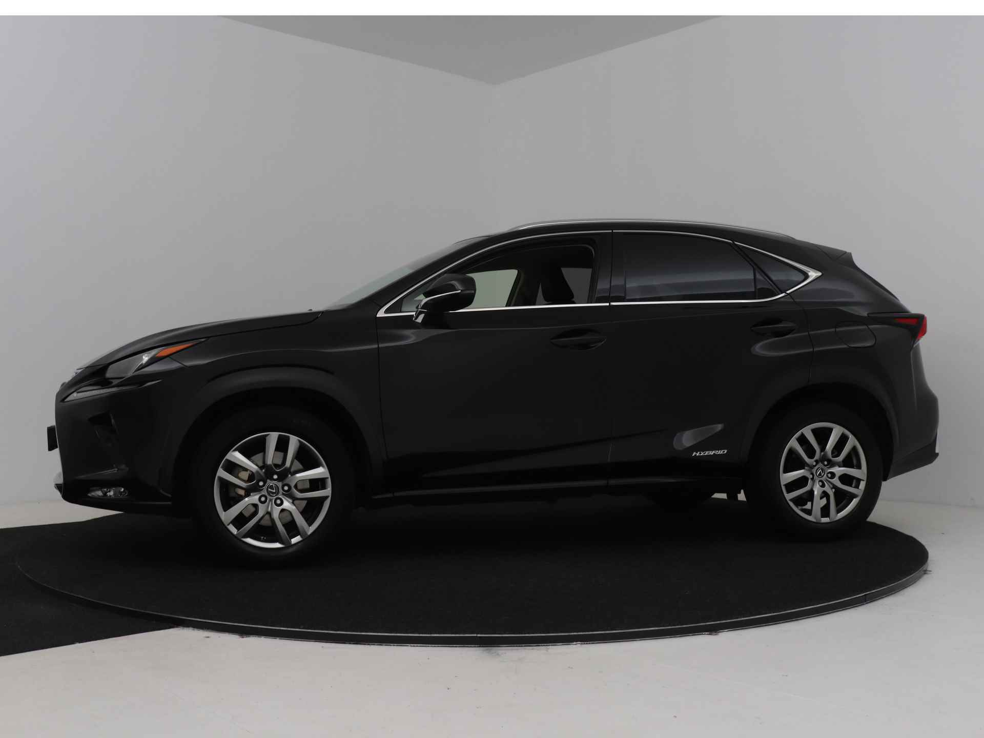 Lexus NX 300h AWD Luxury Line Limited - 4/51