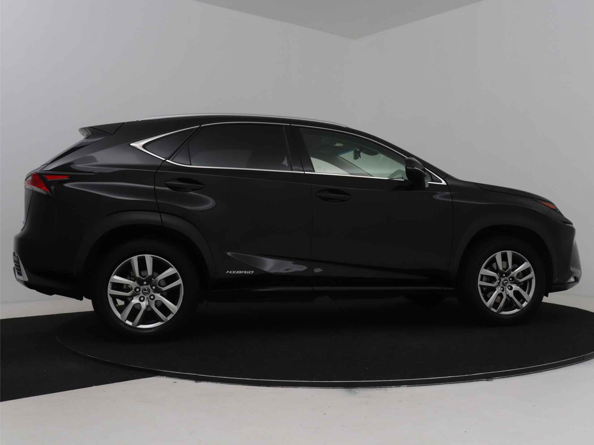 Lexus NX 300h AWD Luxury Line Limited - 17/51