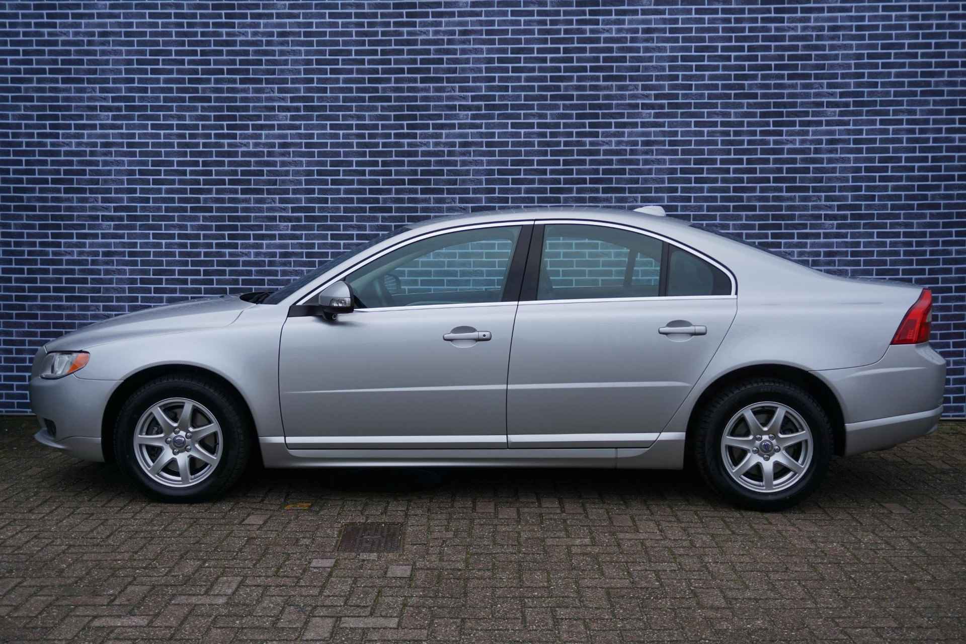 Volvo S80 3.2 AWD Momentum | Adaptieve cruise control | Stoelverwarming | BLIS | Leder | Parkeersensoren V+A | 1STE EIGENAAR | Getint glas | Regensensor | - 25/25