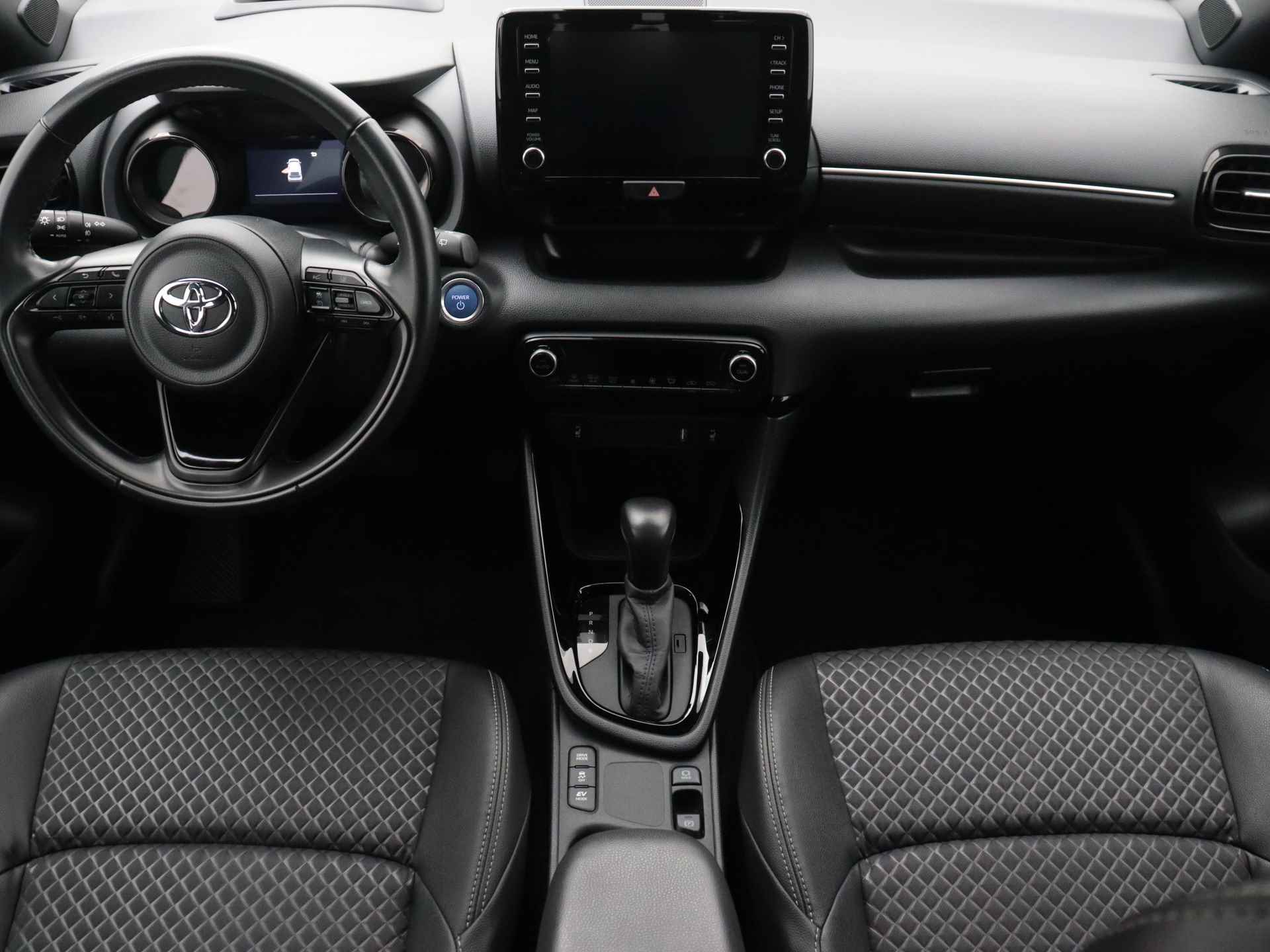 Toyota Yaris 1.5 Hybrid Executive - Bi tone Limited | Head up Display | Trekhaak | Half leder | LM velgen | Stoelverwarming | Parkeerhulp | LED | Apple Carplay/Android Auto | - 6/45