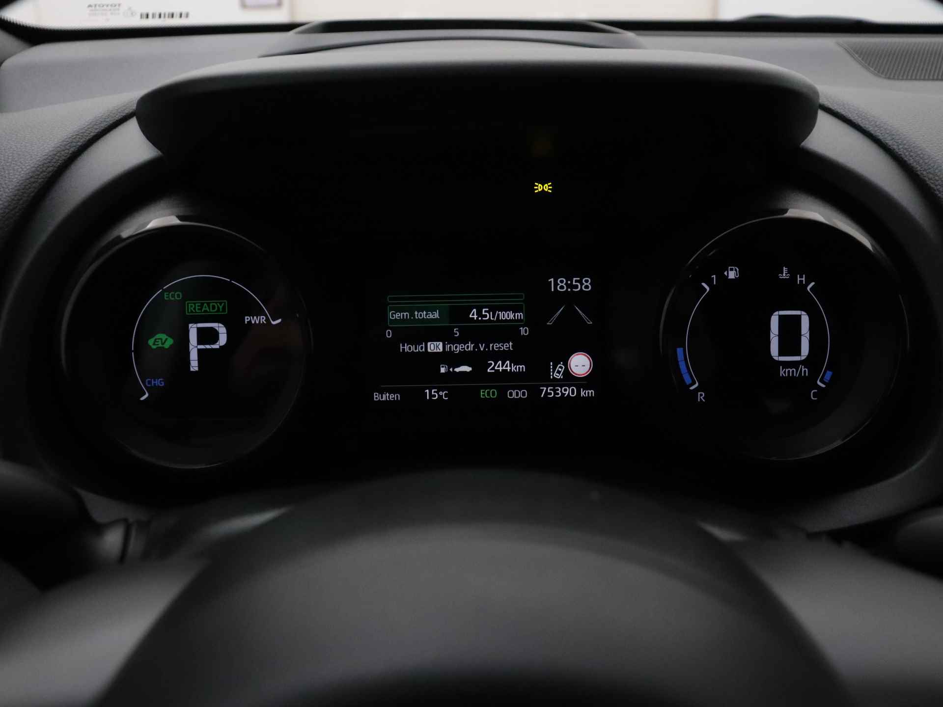 Toyota Yaris 1.5 Hybrid Executive - Bi tone Limited | Head up Display | Trekhaak | Half leder | LM velgen | Stoelverwarming | Parkeerhulp | LED | Apple Carplay/Android Auto | - 7/45