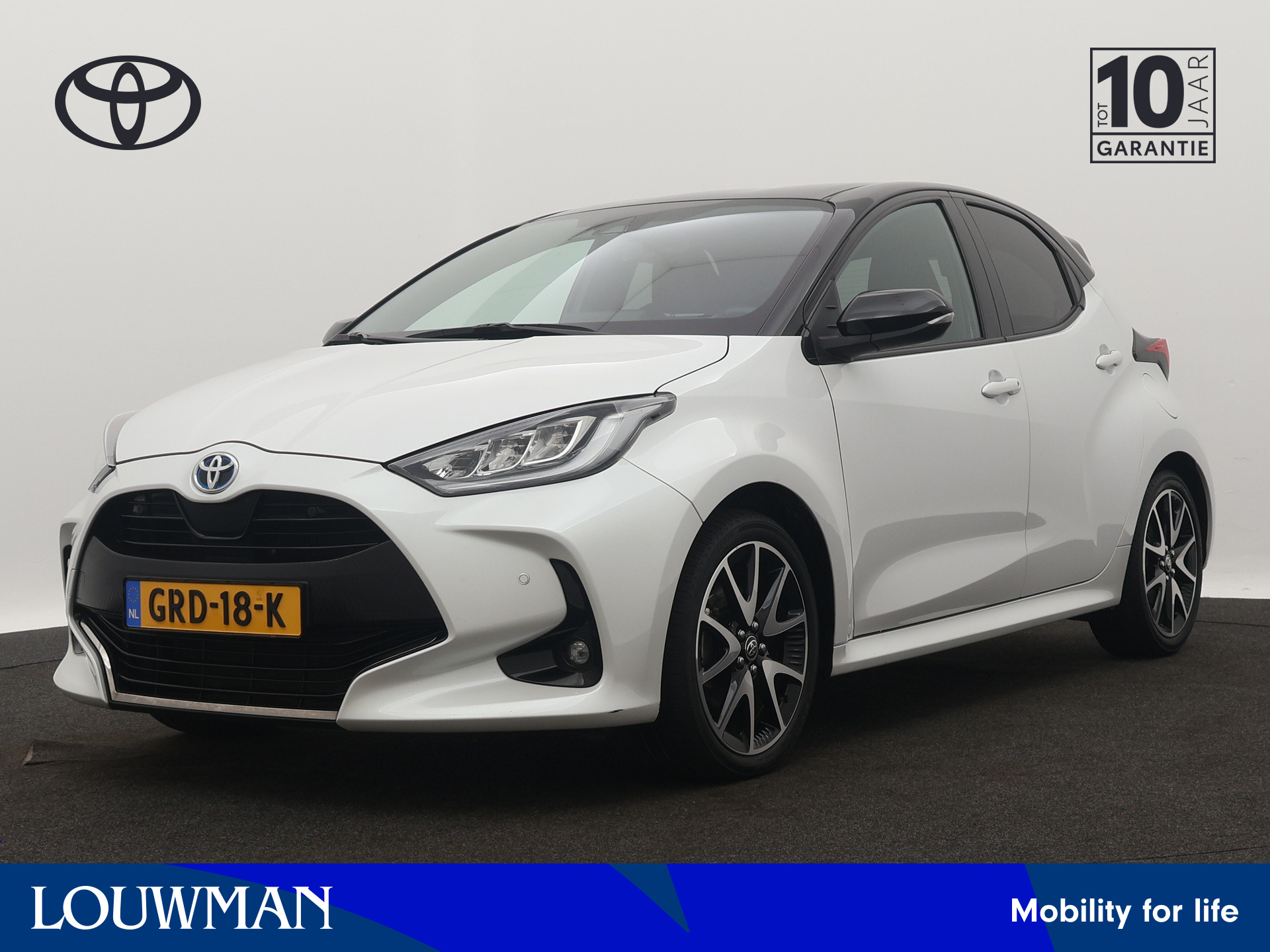 Toyota Yaris 1.5 Hybrid Executive - Bi tone Limited | Head up Display | Trekhaak | Half leder | LM velgen | Stoelverwarming | Parkeerhulp | LED | Apple Carplay/Android Auto |