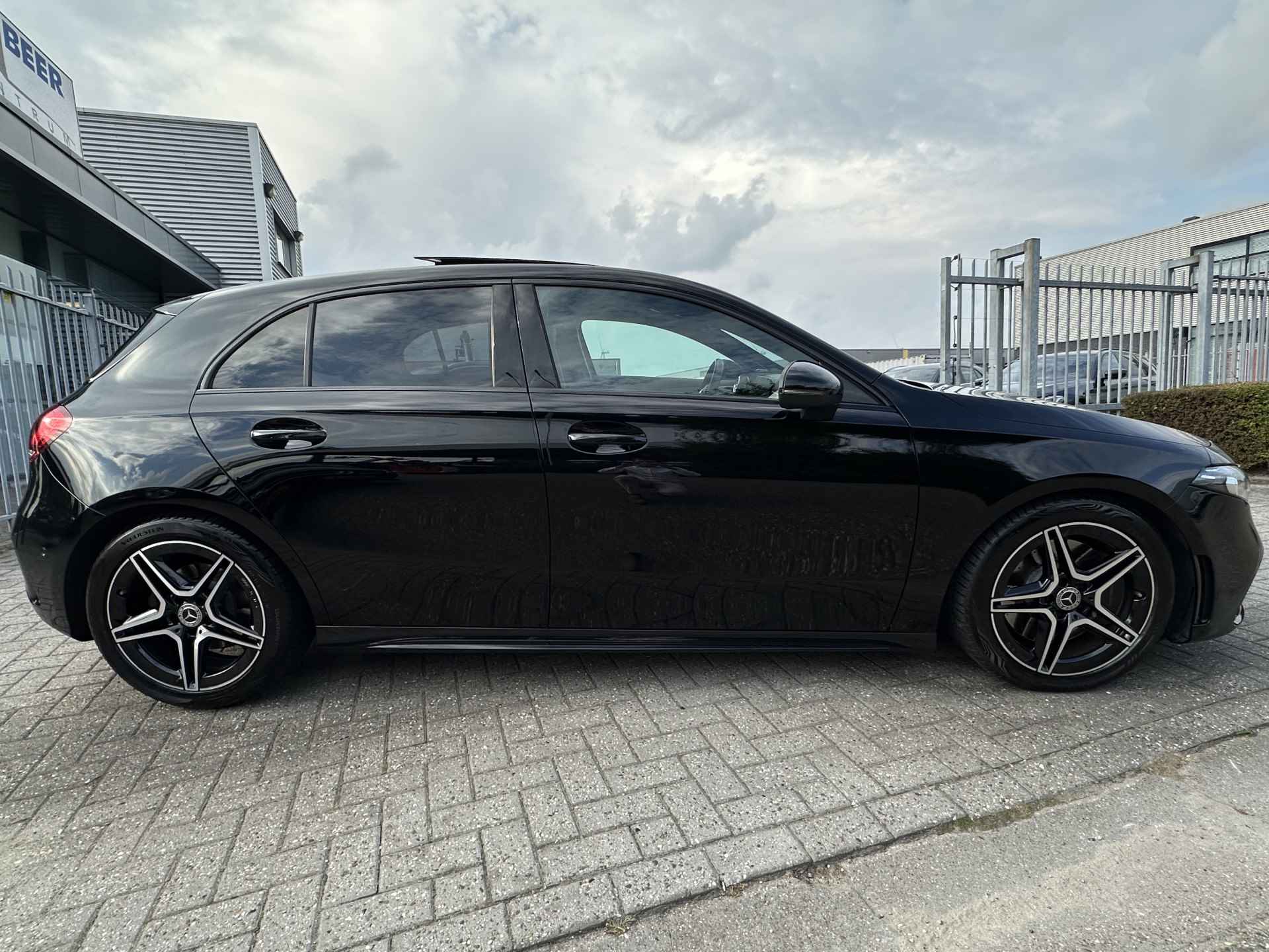 Mercedes-Benz A-Klasse 250 AMG 225pk Night Pano-Dak | Camera | Sfeerverlichting | Night | - 5/29