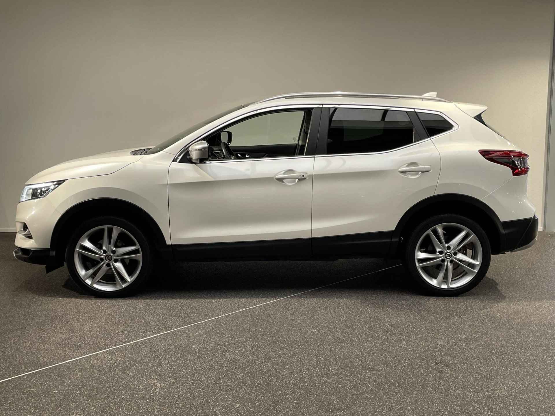 Nissan Qashqai 1.3 DIG-T N-Motion |Panoramadak|Navigatiesysteem| - 16/32