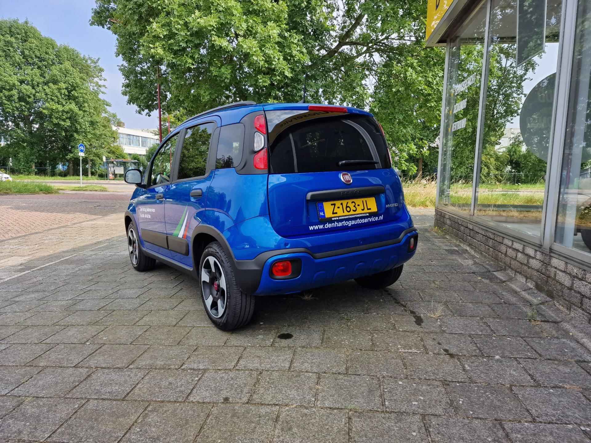 Fiat Panda 1.0 Hybrid Cross - 9/16