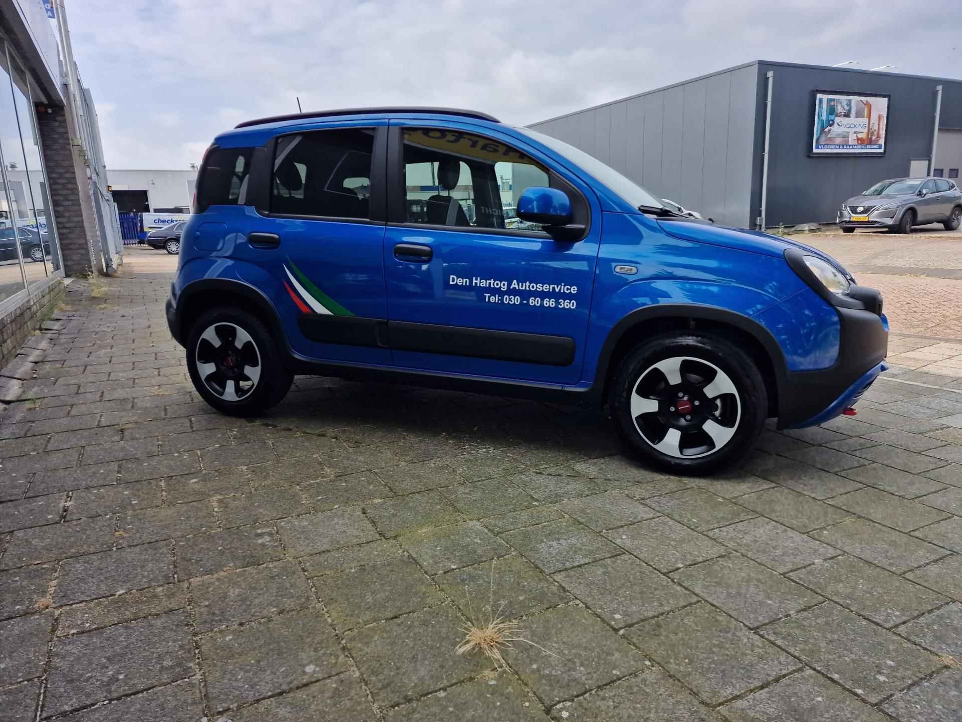 Fiat Panda 1.0 Hybrid Cross - 11/16