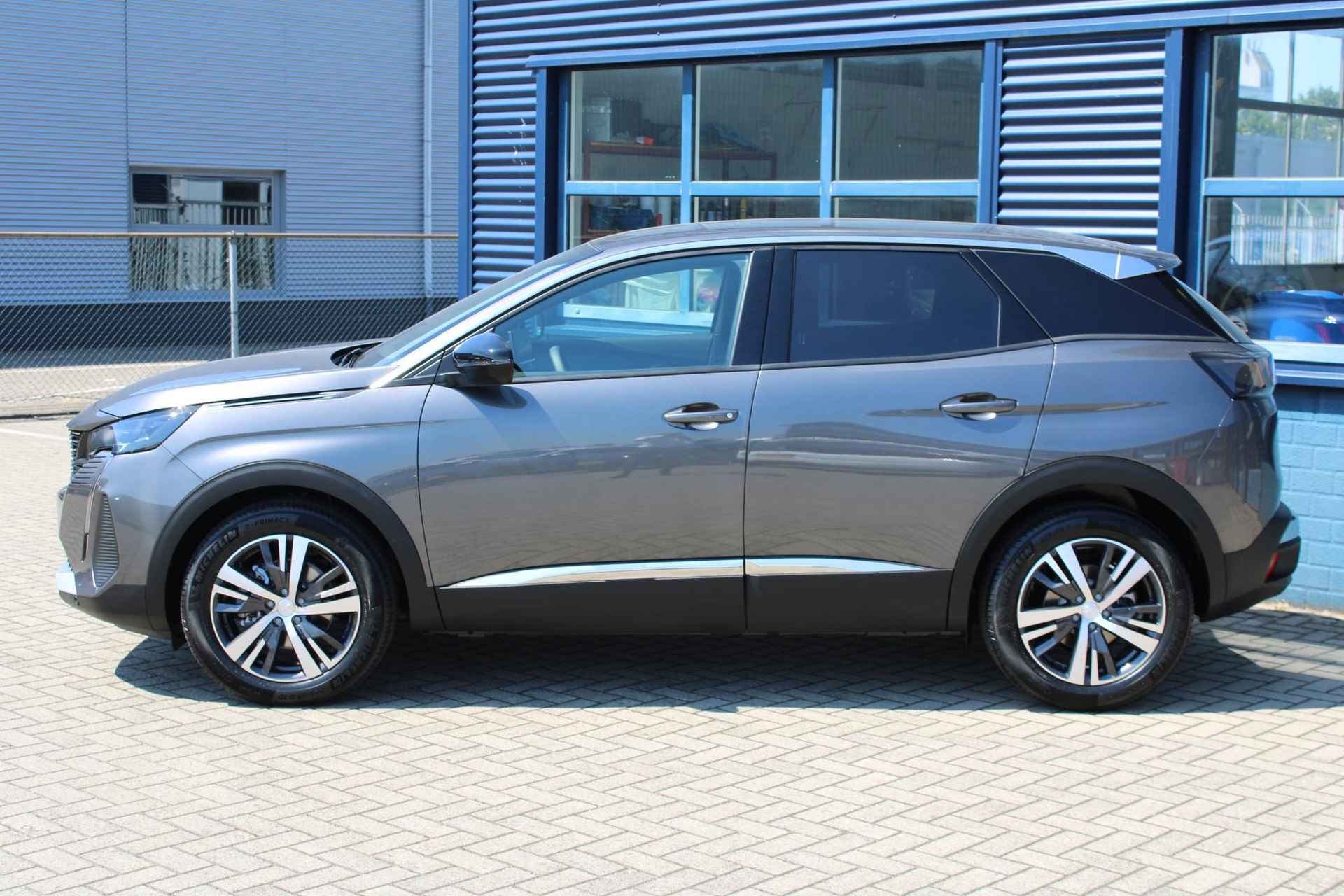 Peugeot 3008 1.2 Hybrid 136 Allure Pack Business Navigatie, stoelverwarming ,achteruitrijcamera, parkeersensoren voor en achter ,climate controle - 2/33